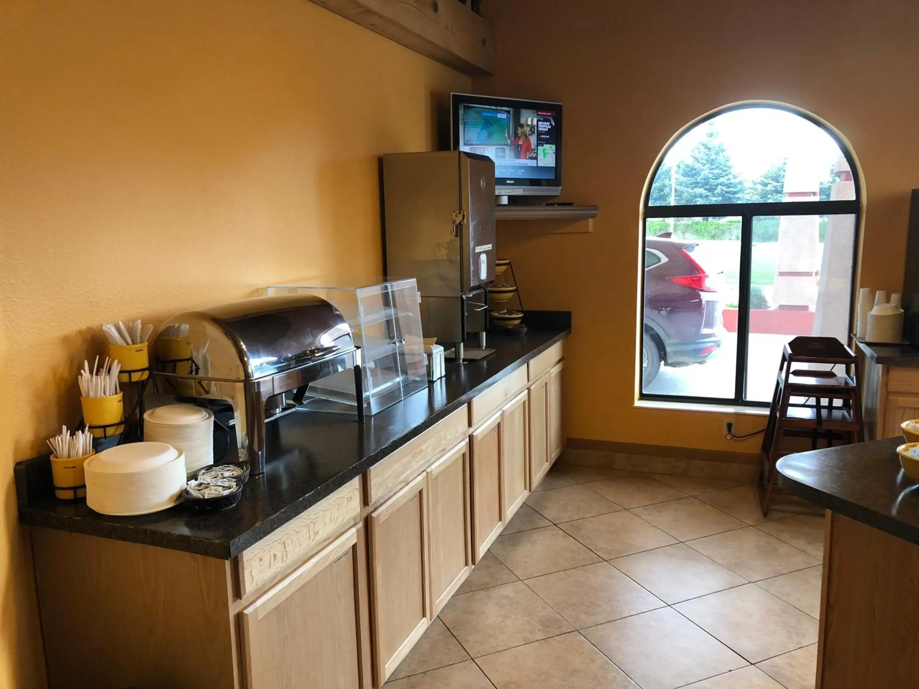 Breakfast in Kings Inn Cody Breakfast in Kings Inn Cody