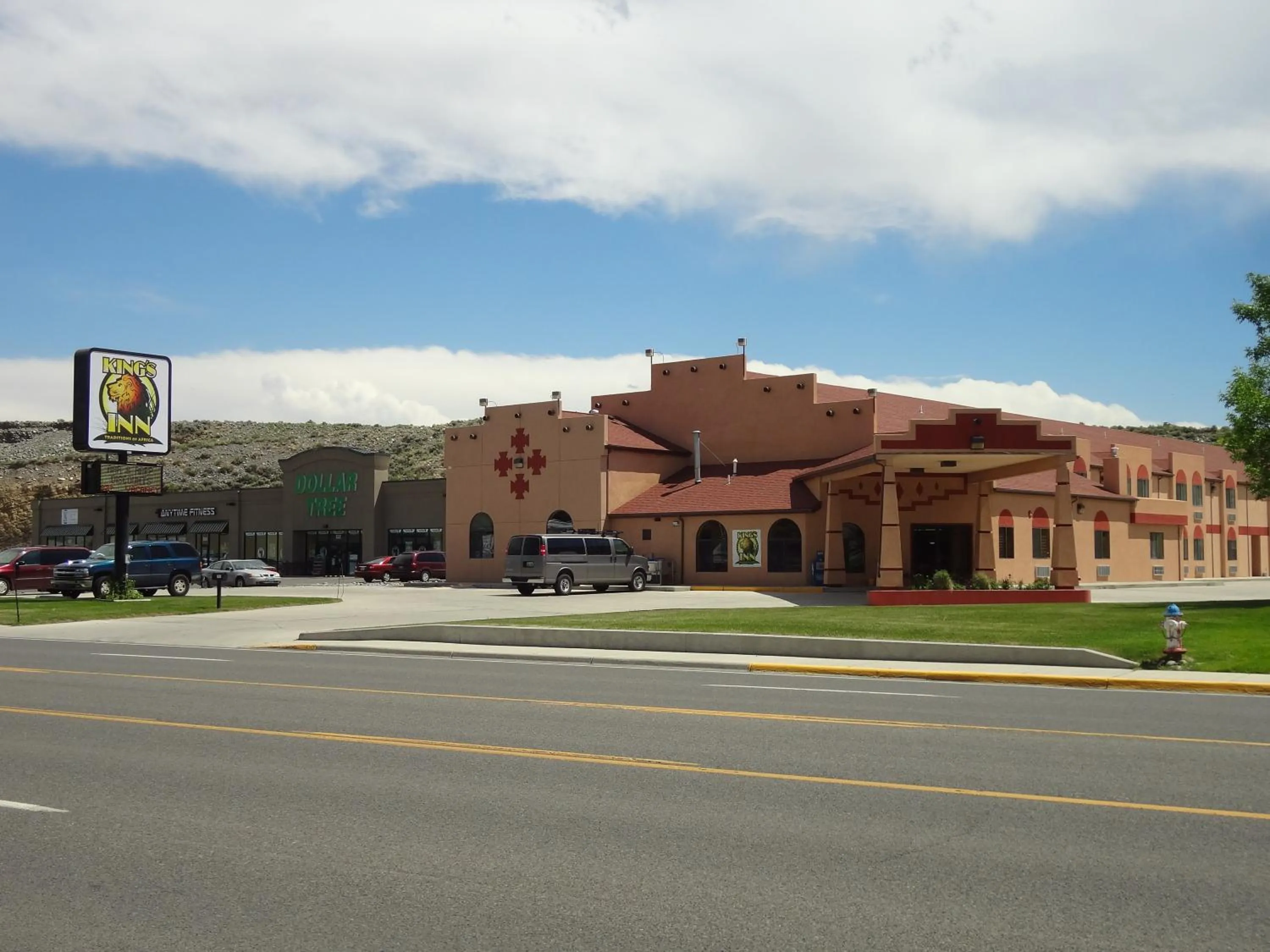 Facade/entrance in Kings Inn Cody