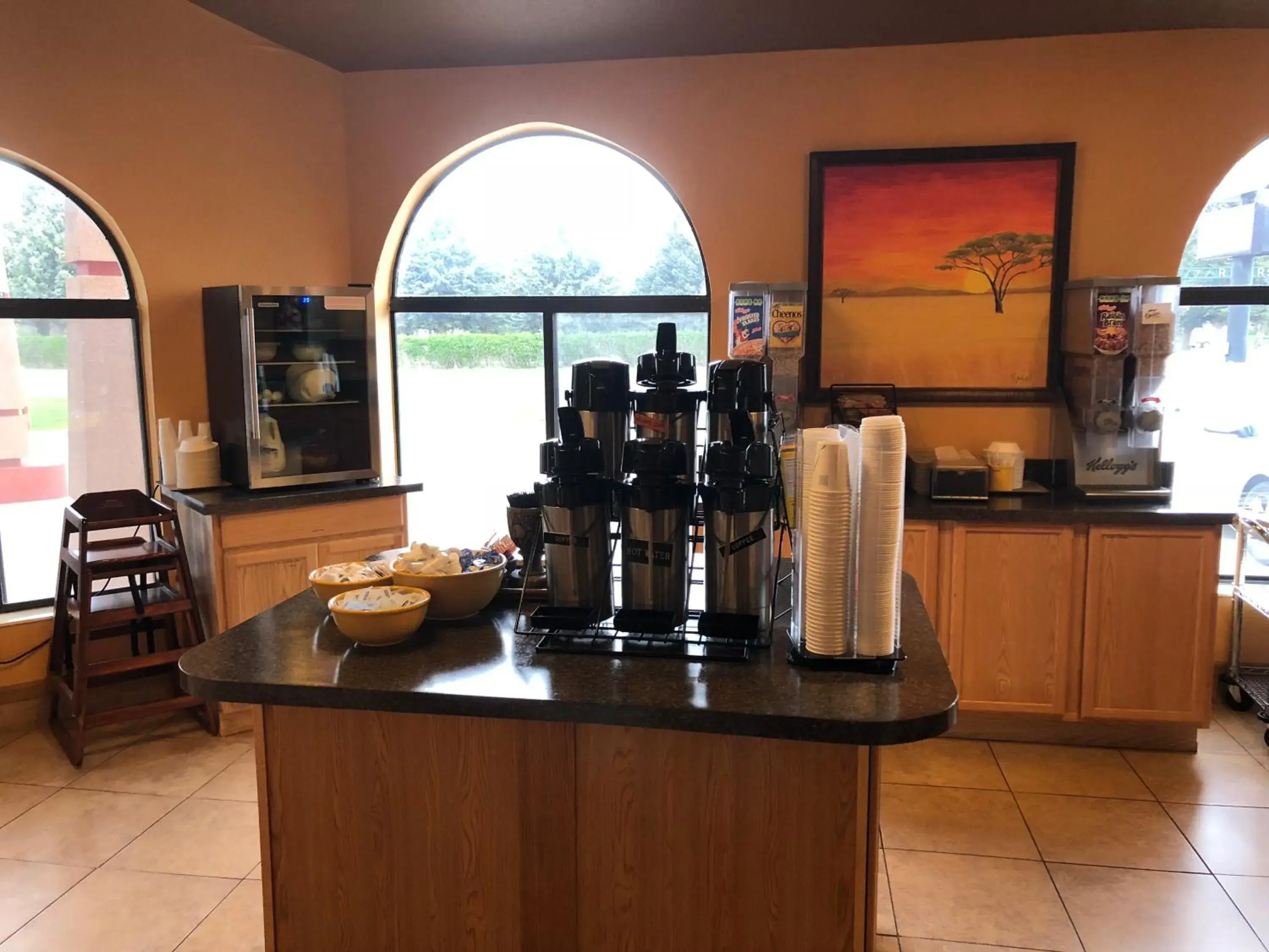 Breakfast in Kings Inn Cody Breakfast in Kings Inn Cody