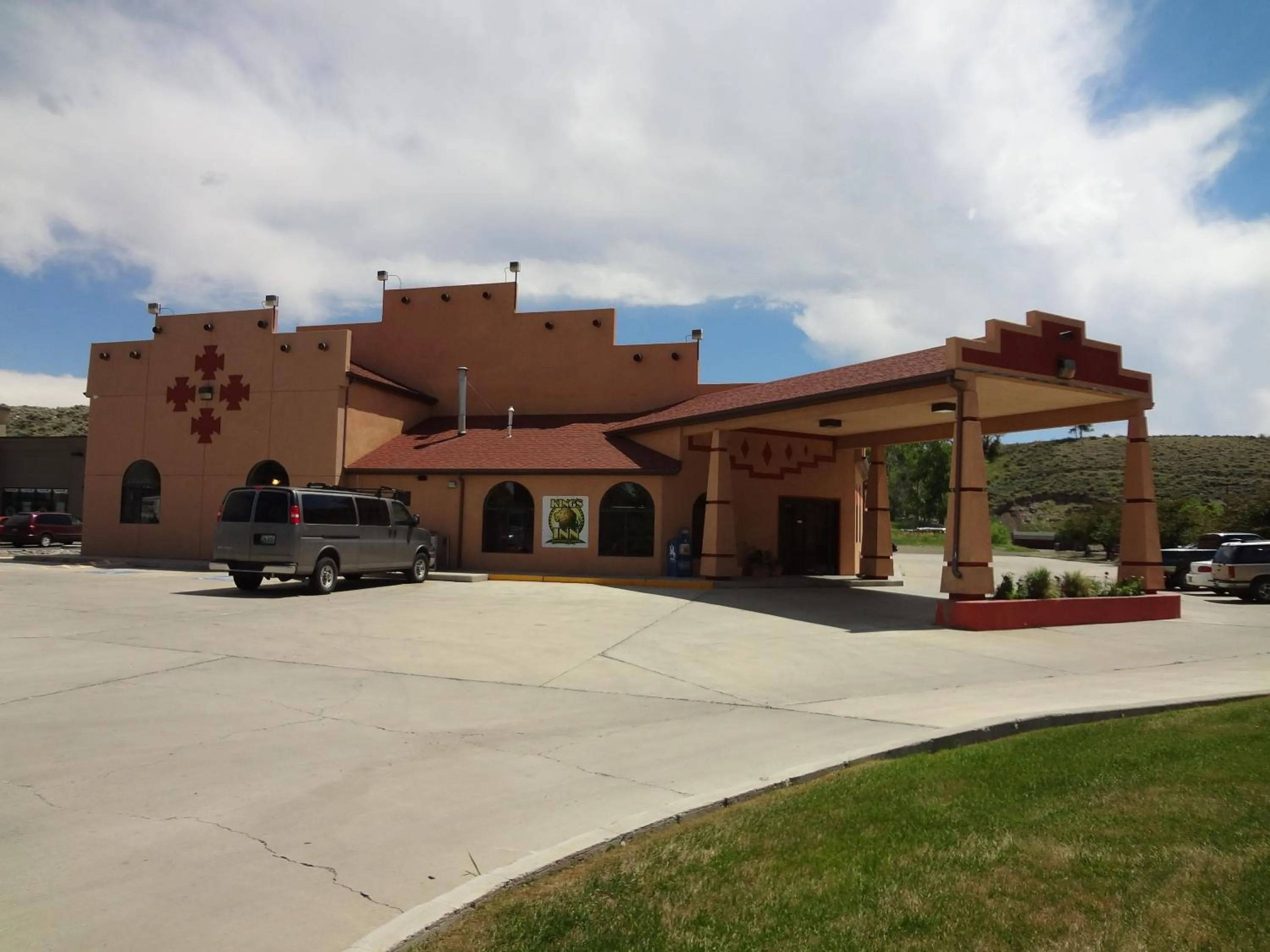 Facade/entrance in Kings Inn Cody