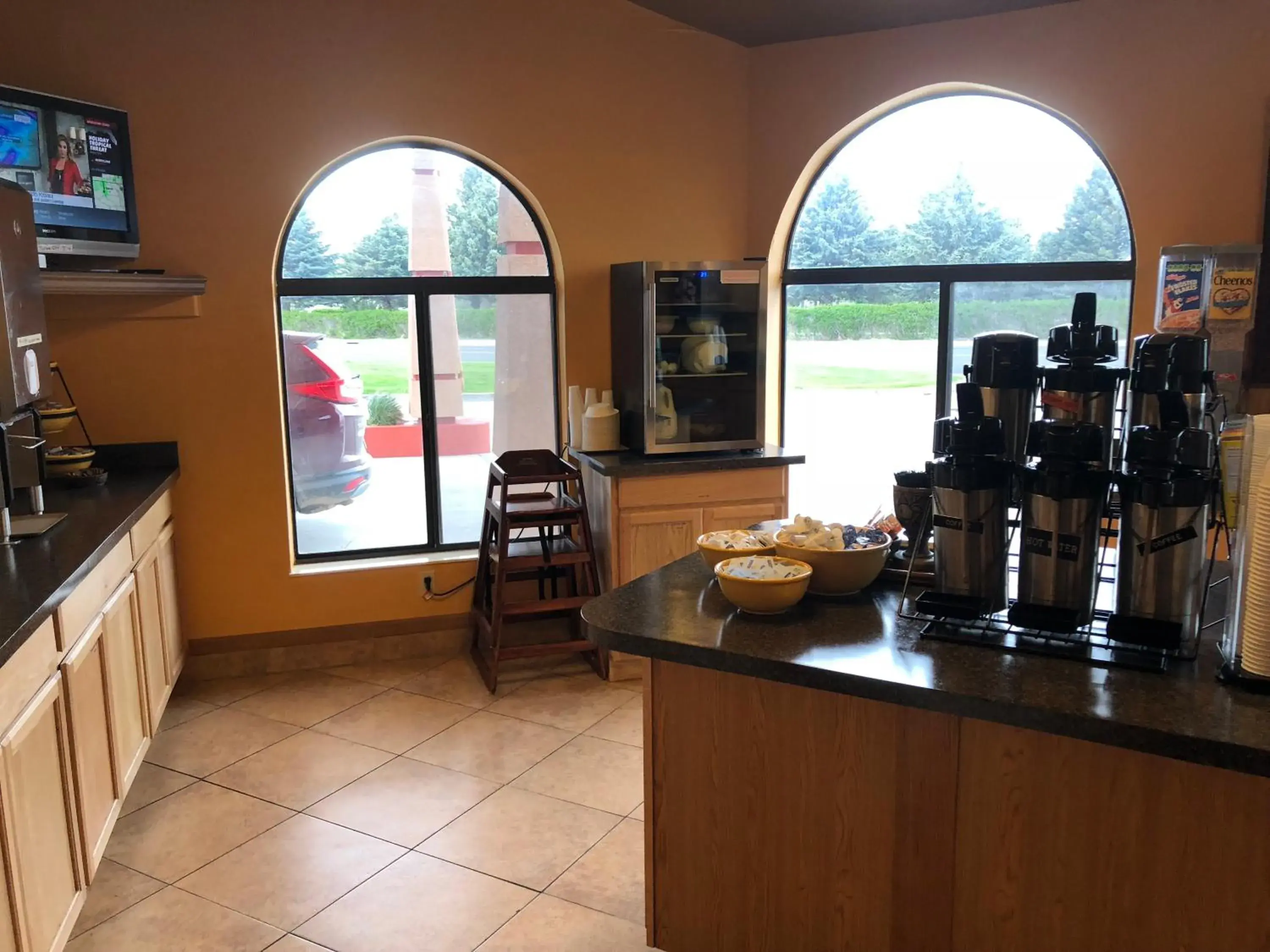 Breakfast in Kings Inn Cody Breakfast in Kings Inn Cody