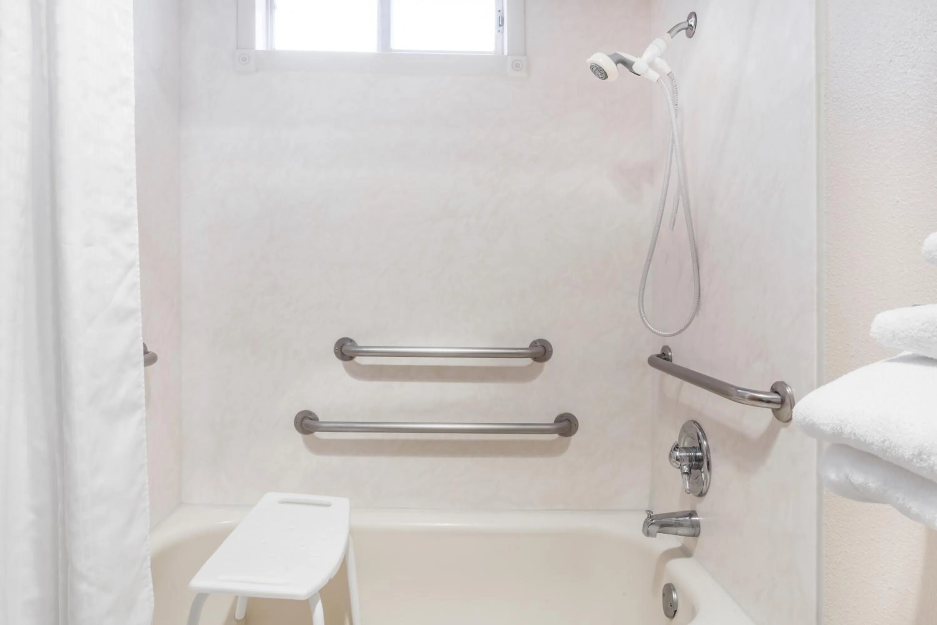 Days Inn by Wyndham Burns