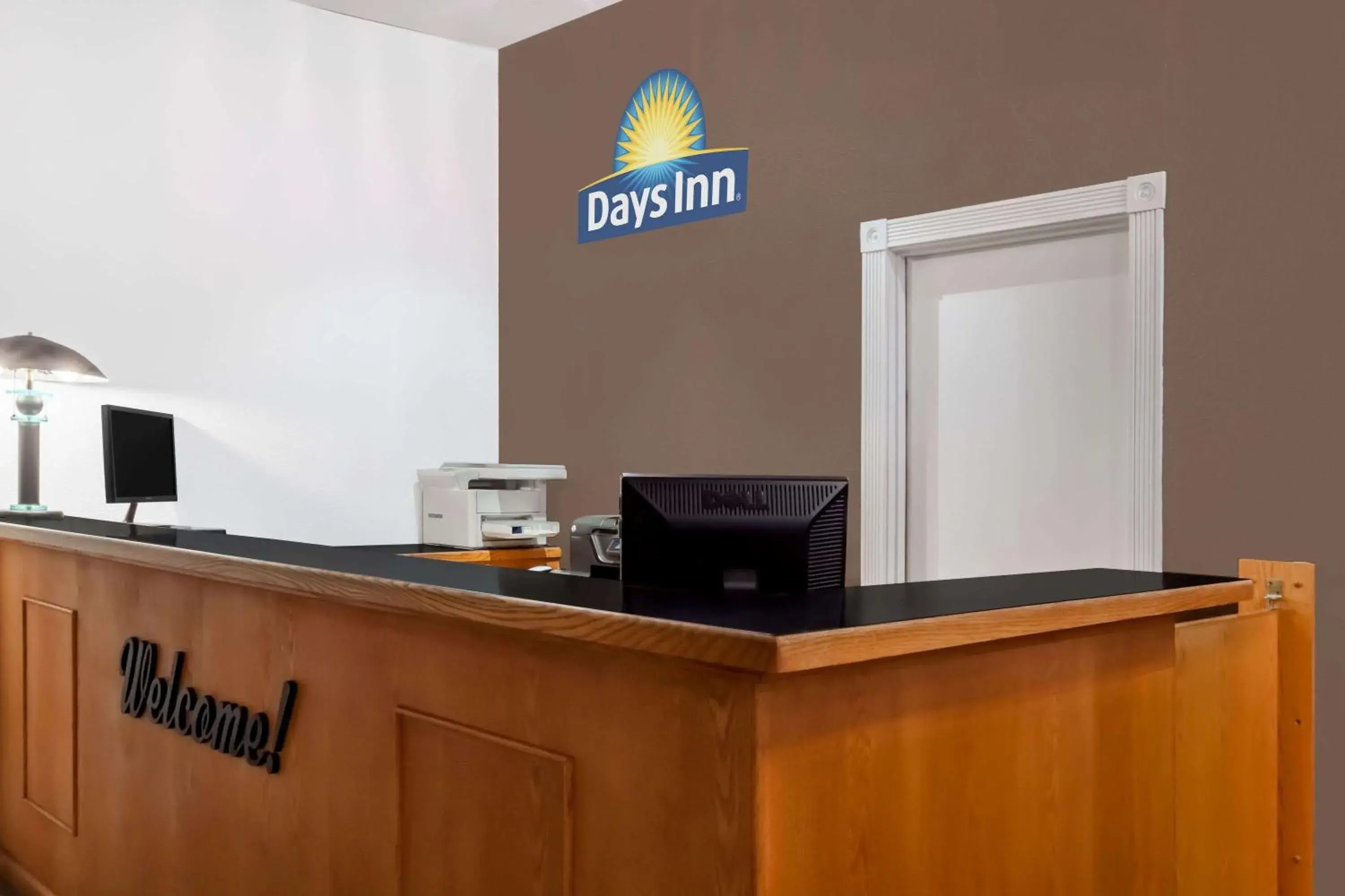 Lobby or reception in Days Inn by Wyndham Burns Lobby or reception in Days Inn by Wyndham Burns