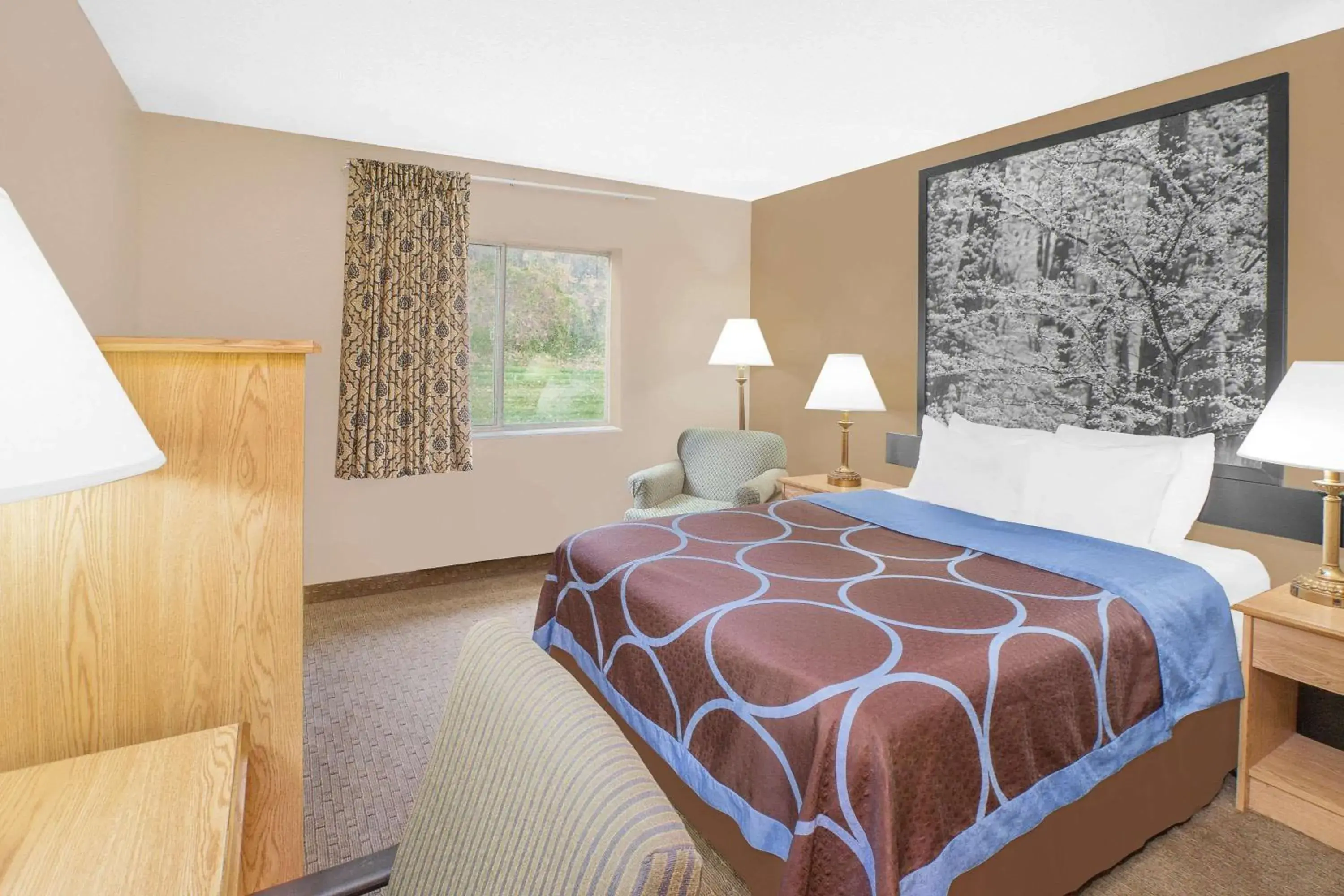 Photo of the whole room, Bed in Super 8 by Wyndham Seville Photo of the whole room, Bed in Super 8 by Wyndham Seville