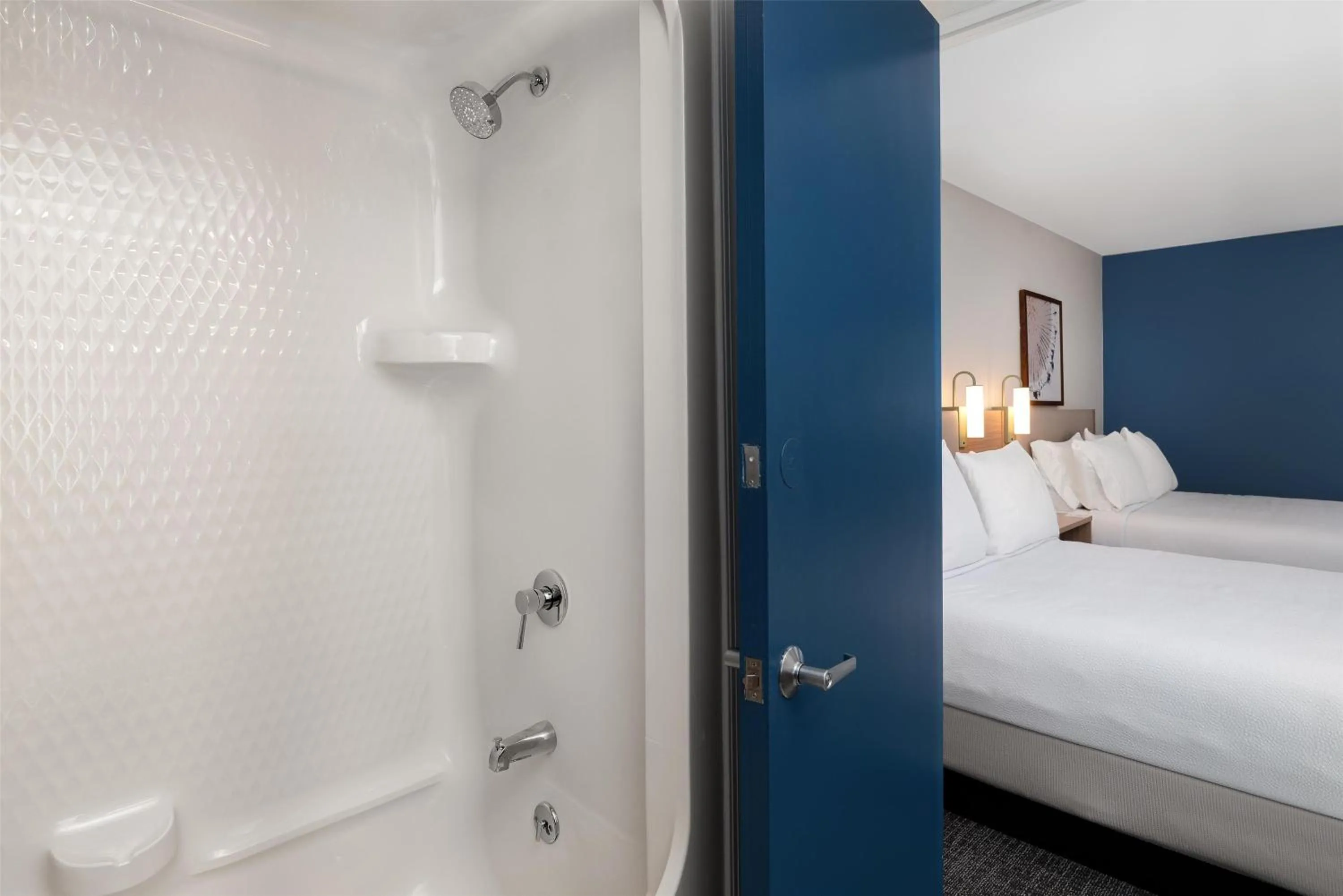 Bathroom, Bed in Spark by Hilton Chincoteague Island