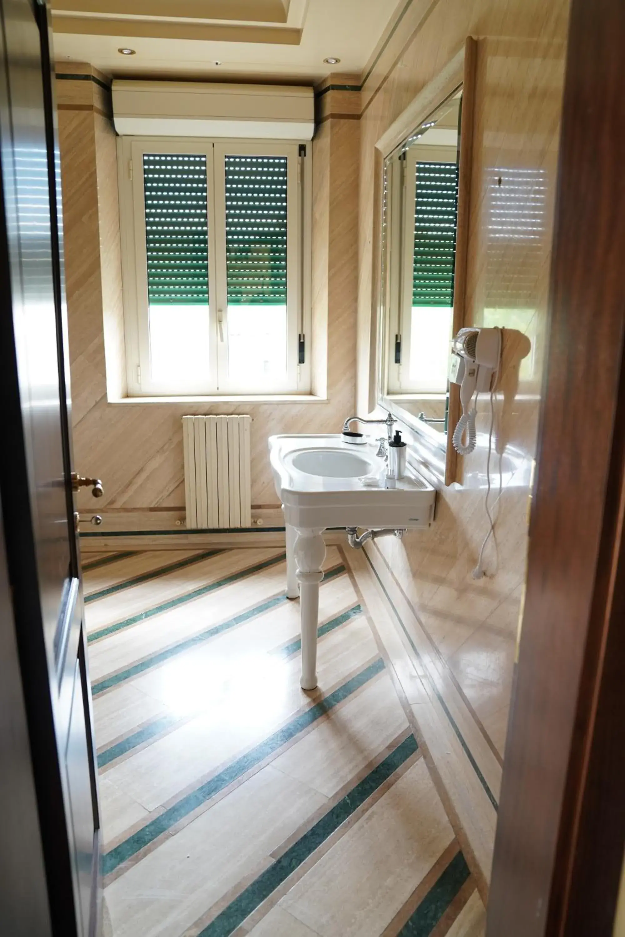 Quadruple Room with Private External Bathroom in Villa Princi Quadruple Room with Private External Bathroom in Villa Princi