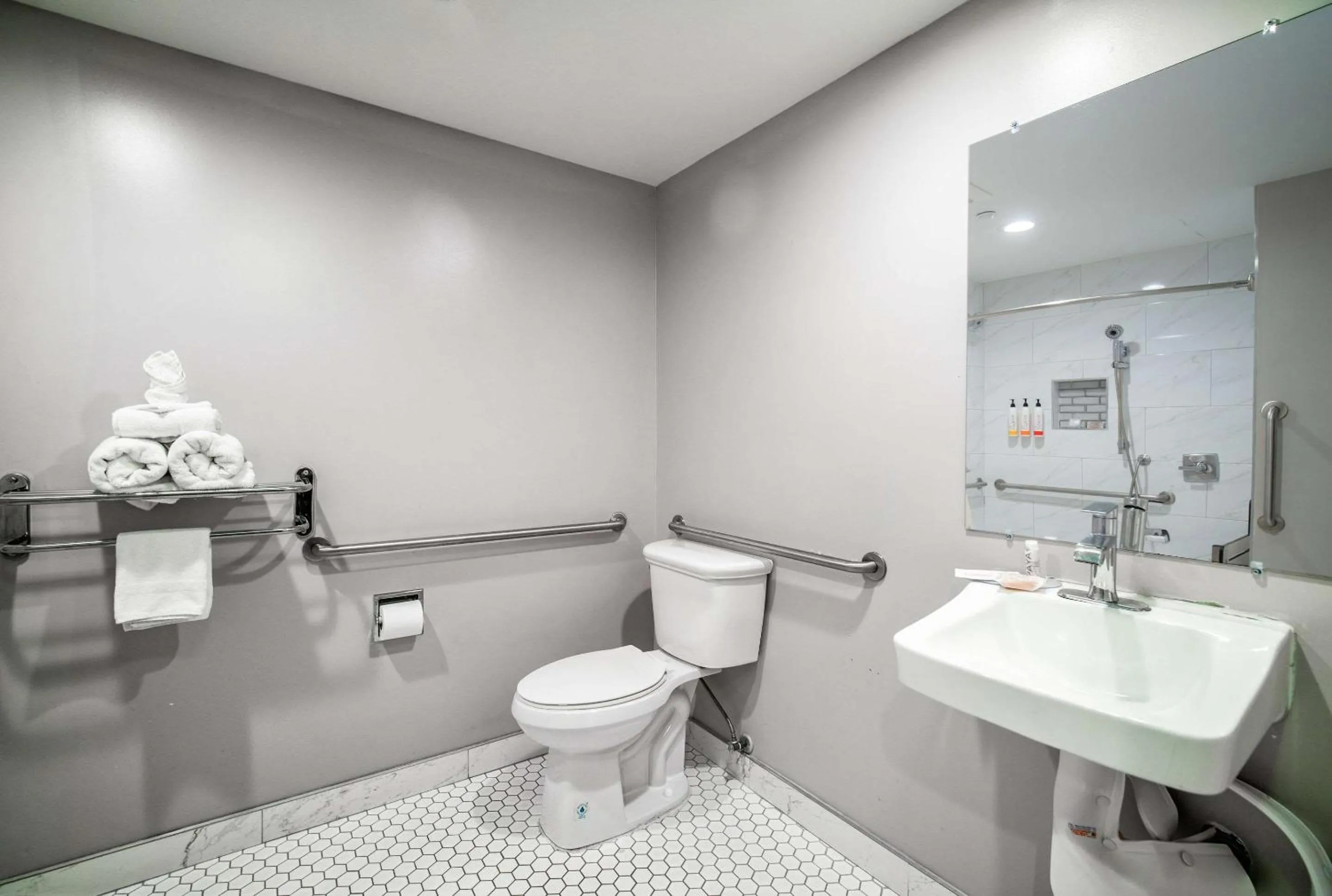 Bedroom in Rodeway Inn South Gate - Los Angeles South