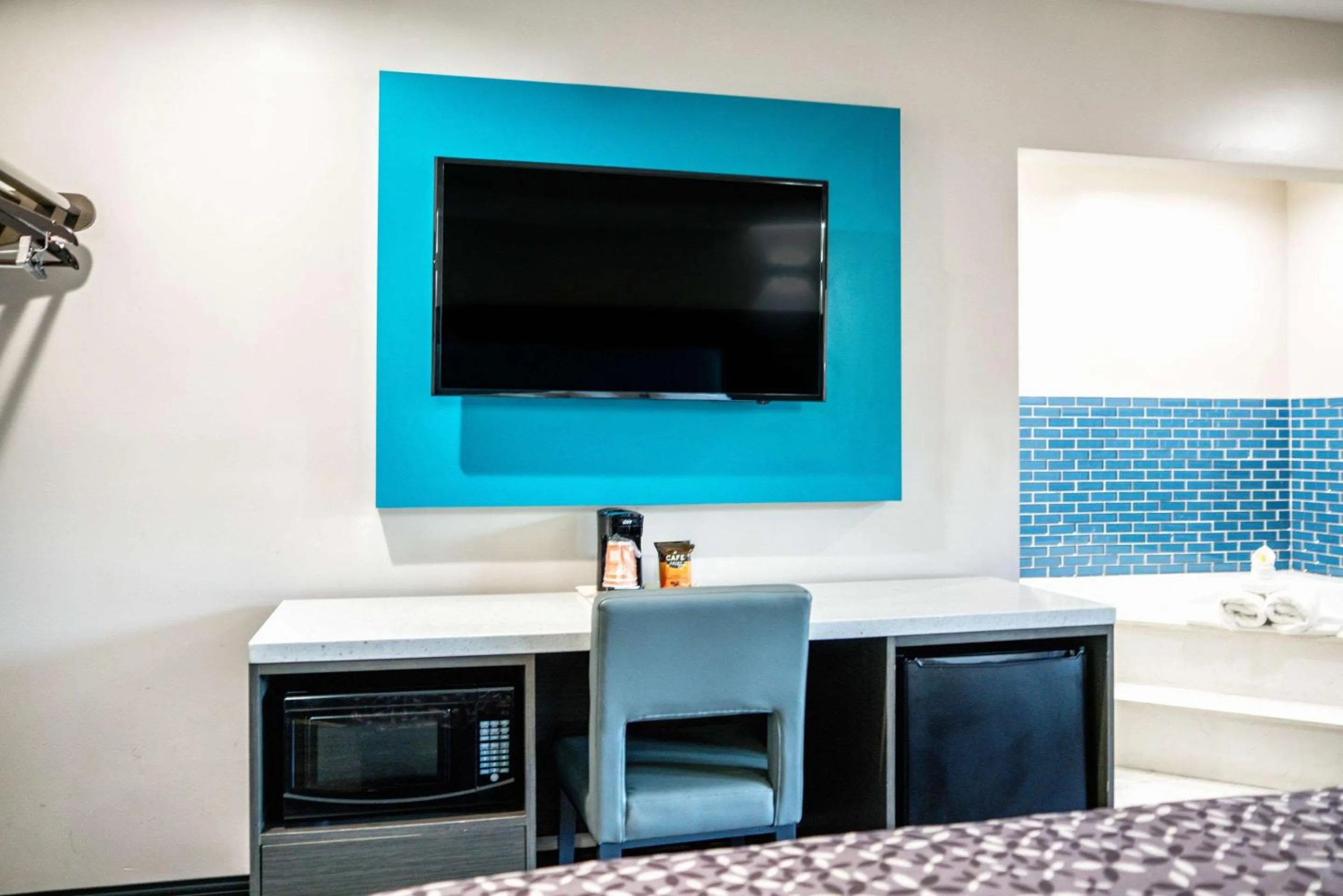 Bedroom in Rodeway Inn South Gate - Los Angeles South