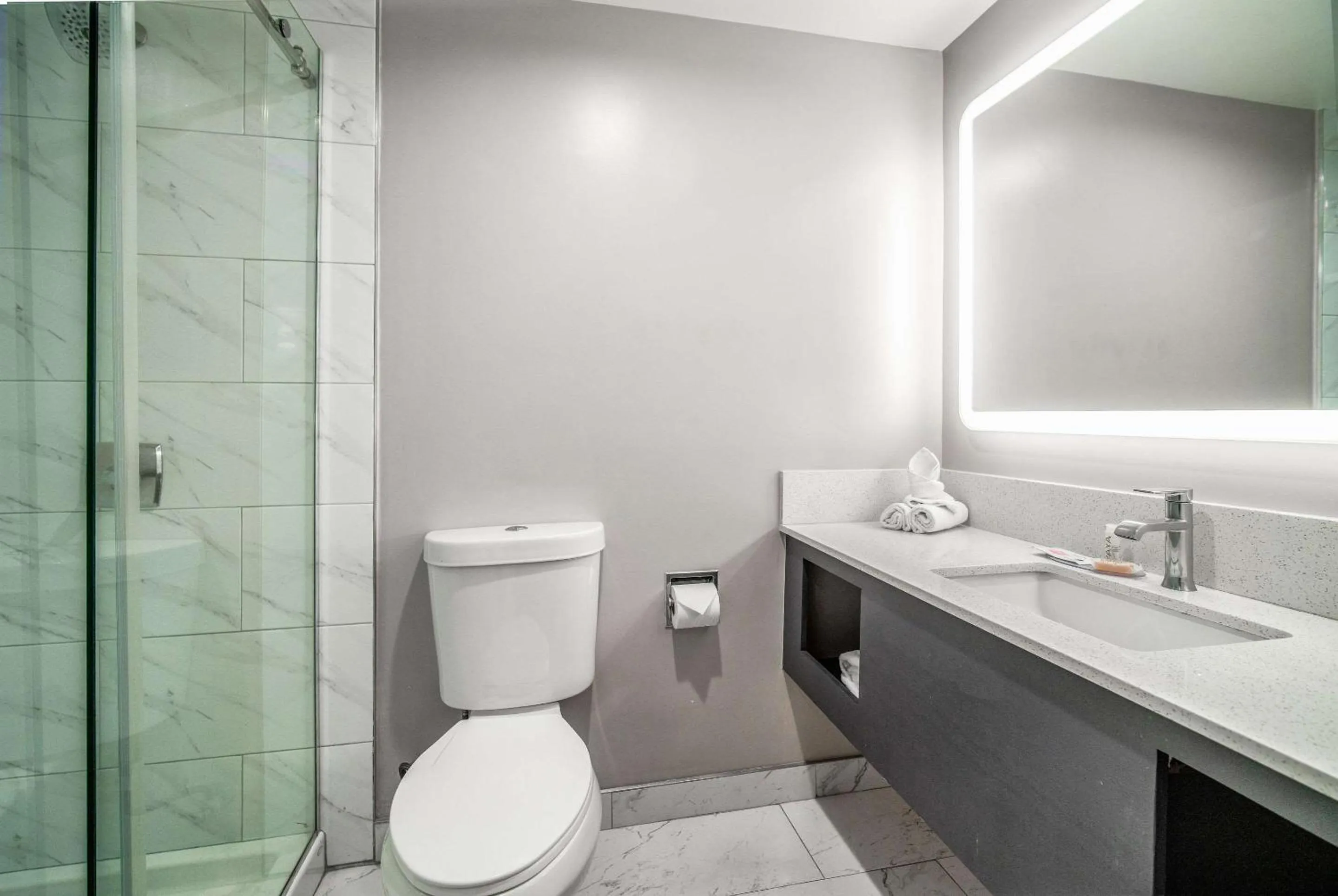 Bedroom in Rodeway Inn South Gate - Los Angeles South