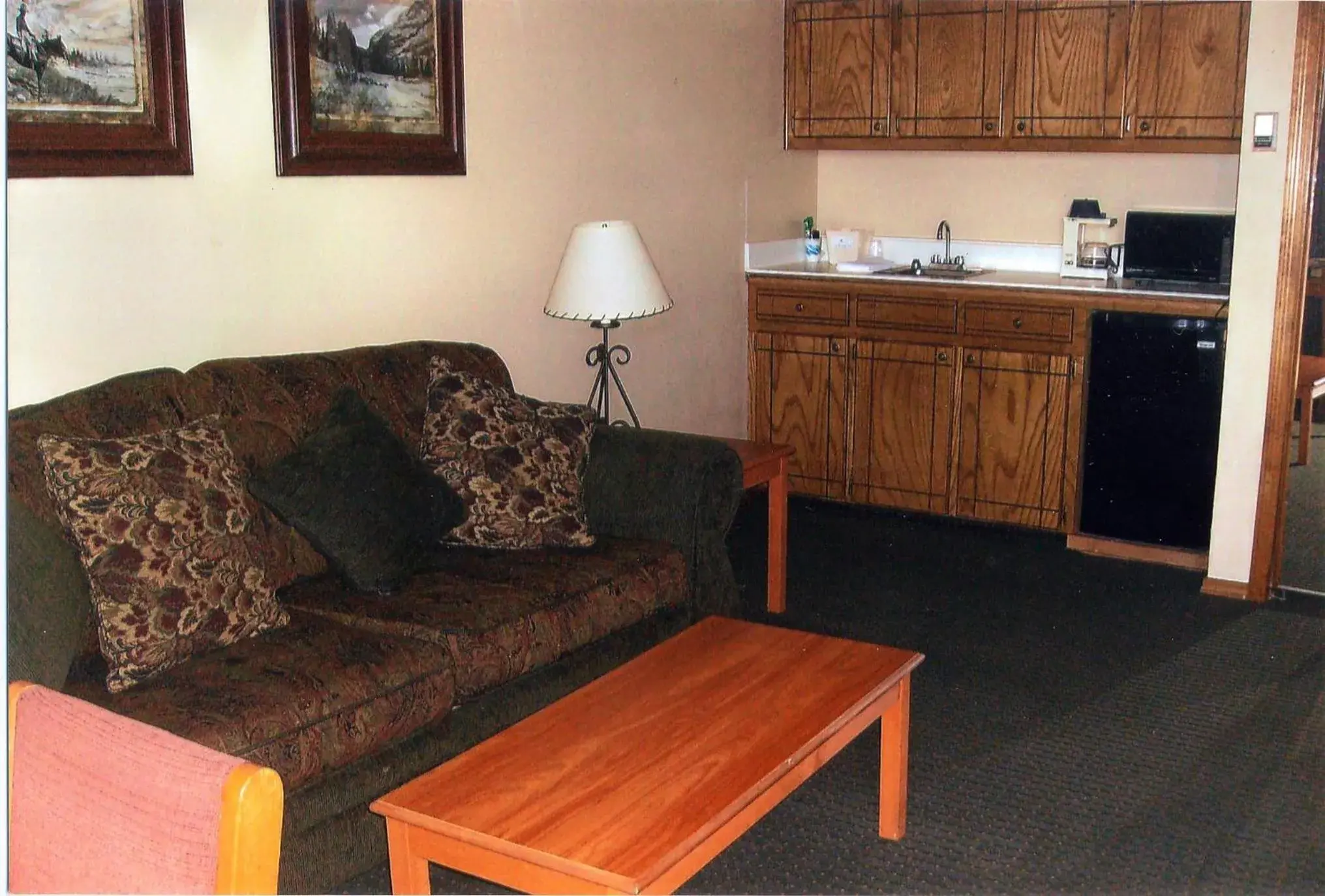 Photo of the whole room in Will Rogers Inn Photo of the whole room in Will Rogers Inn