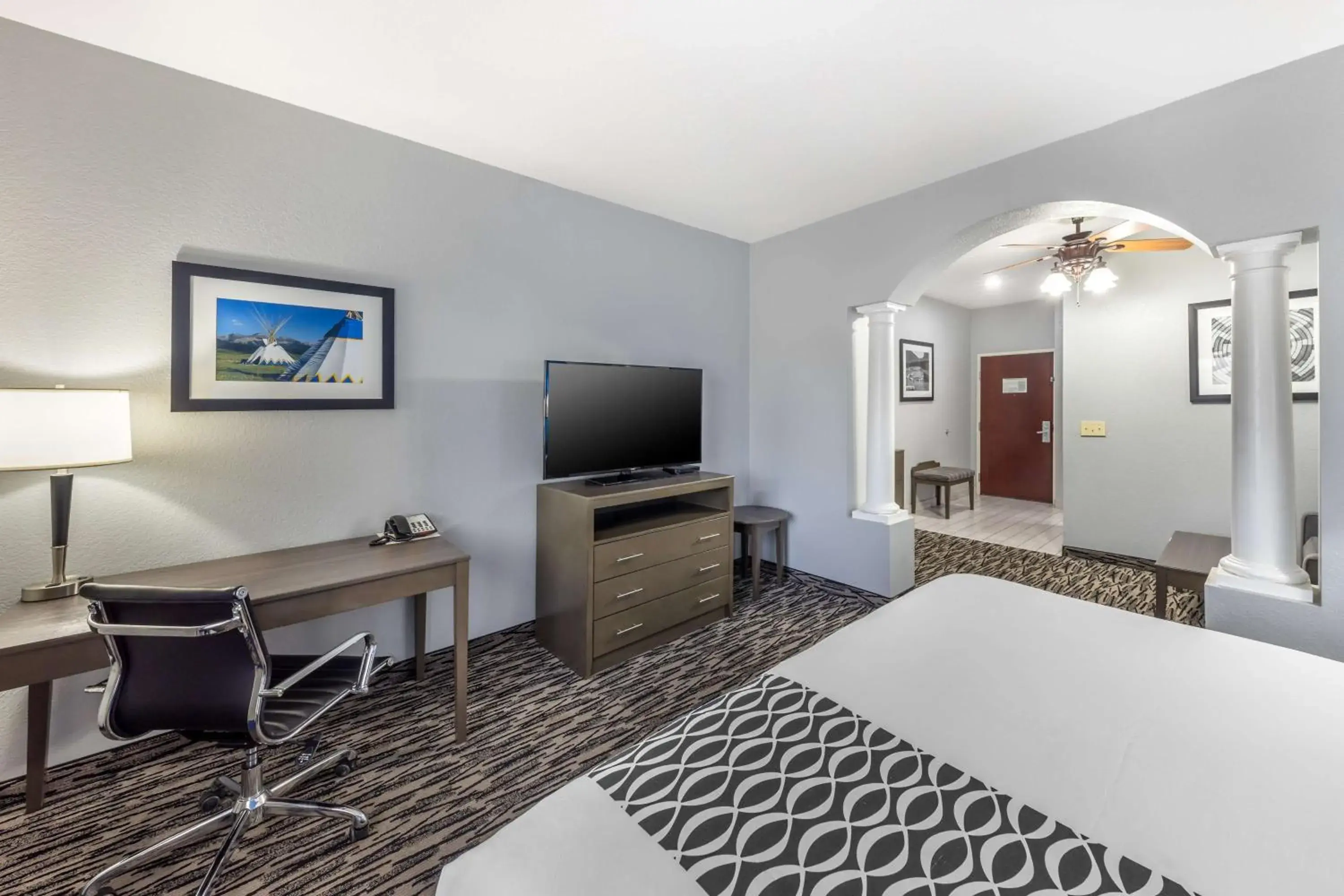 Photo of the whole room, Bed in Best Western Atoka Inn & Suites Photo of the whole room, Bed in Best Western Atoka Inn & Suites