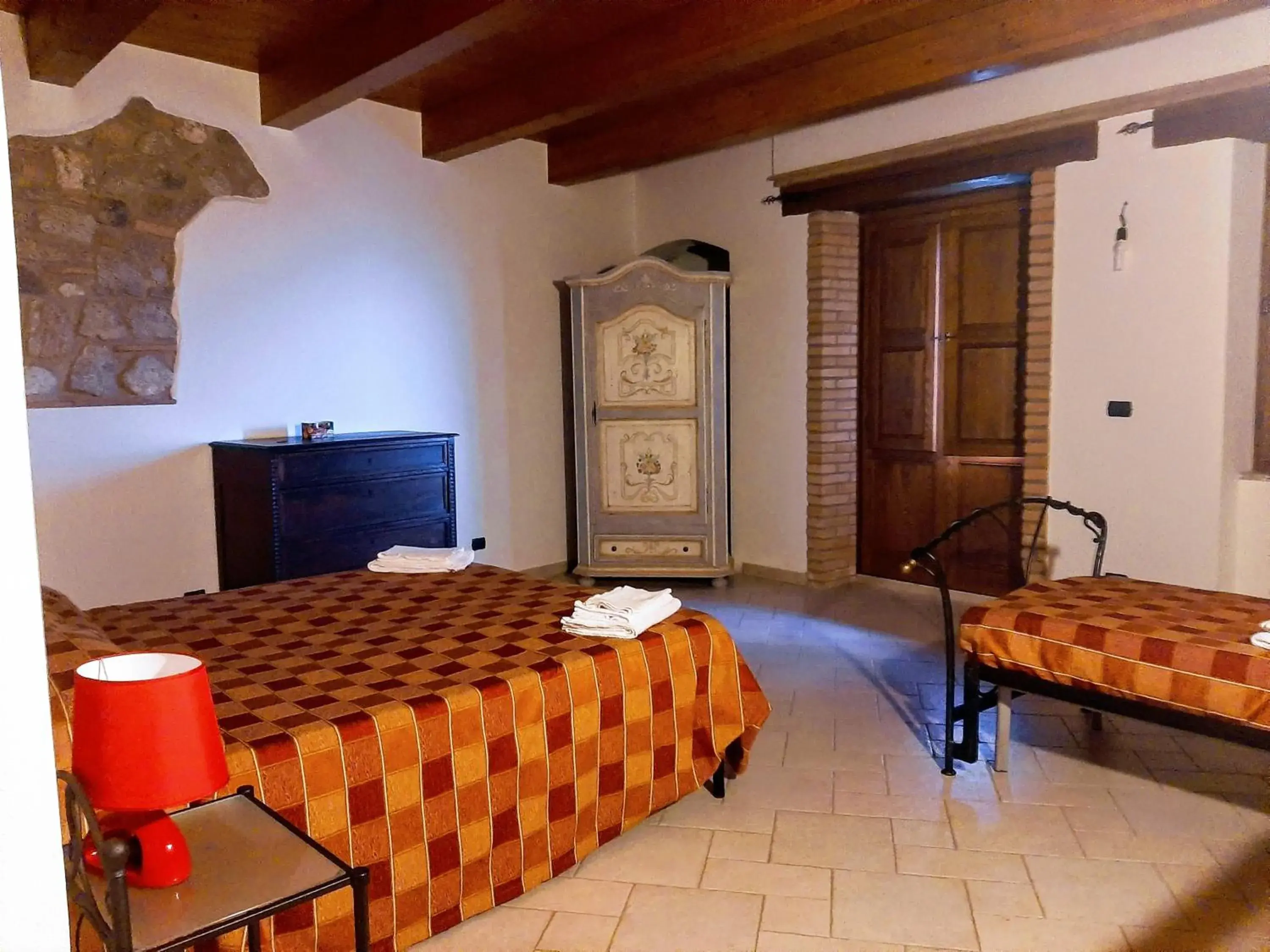 Il Borgo & il Feudo Il Borgo & il Feudo