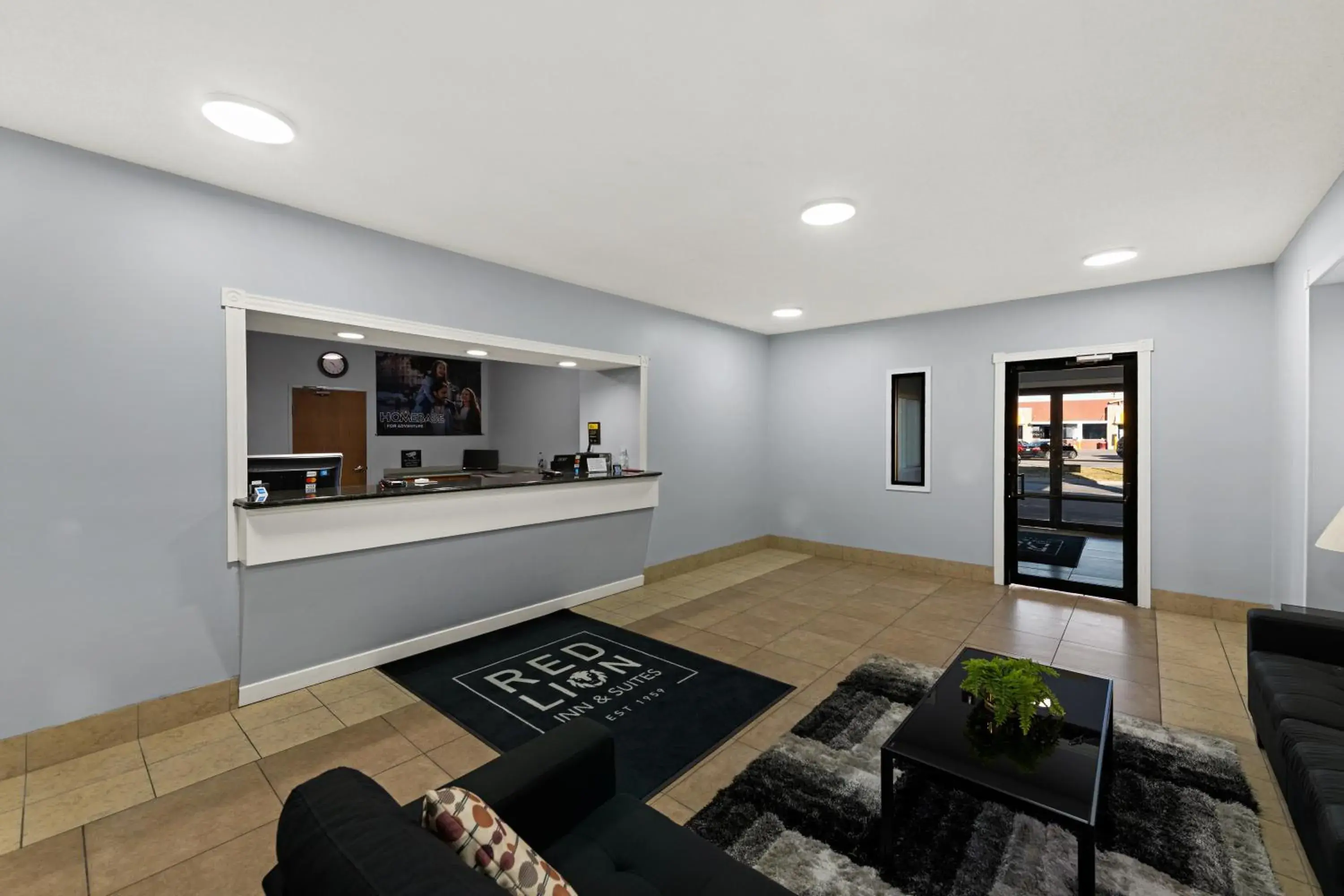 Lobby or reception in Red Lion Inn & Suites Gretna - Omaha SW Lobby or reception in Red Lion Inn & Suites Gretna - Omaha SW