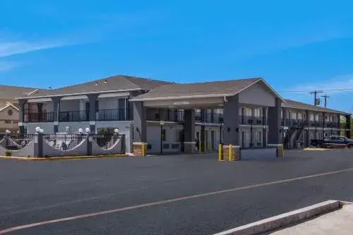 Super 8 by Wyndham Waco North I-35 Super 8 by Wyndham Waco North I-35