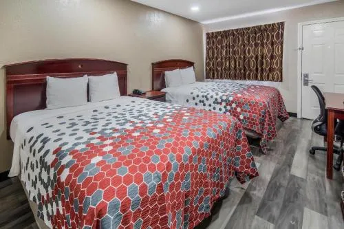 Super 8 by Wyndham Waco North I-35