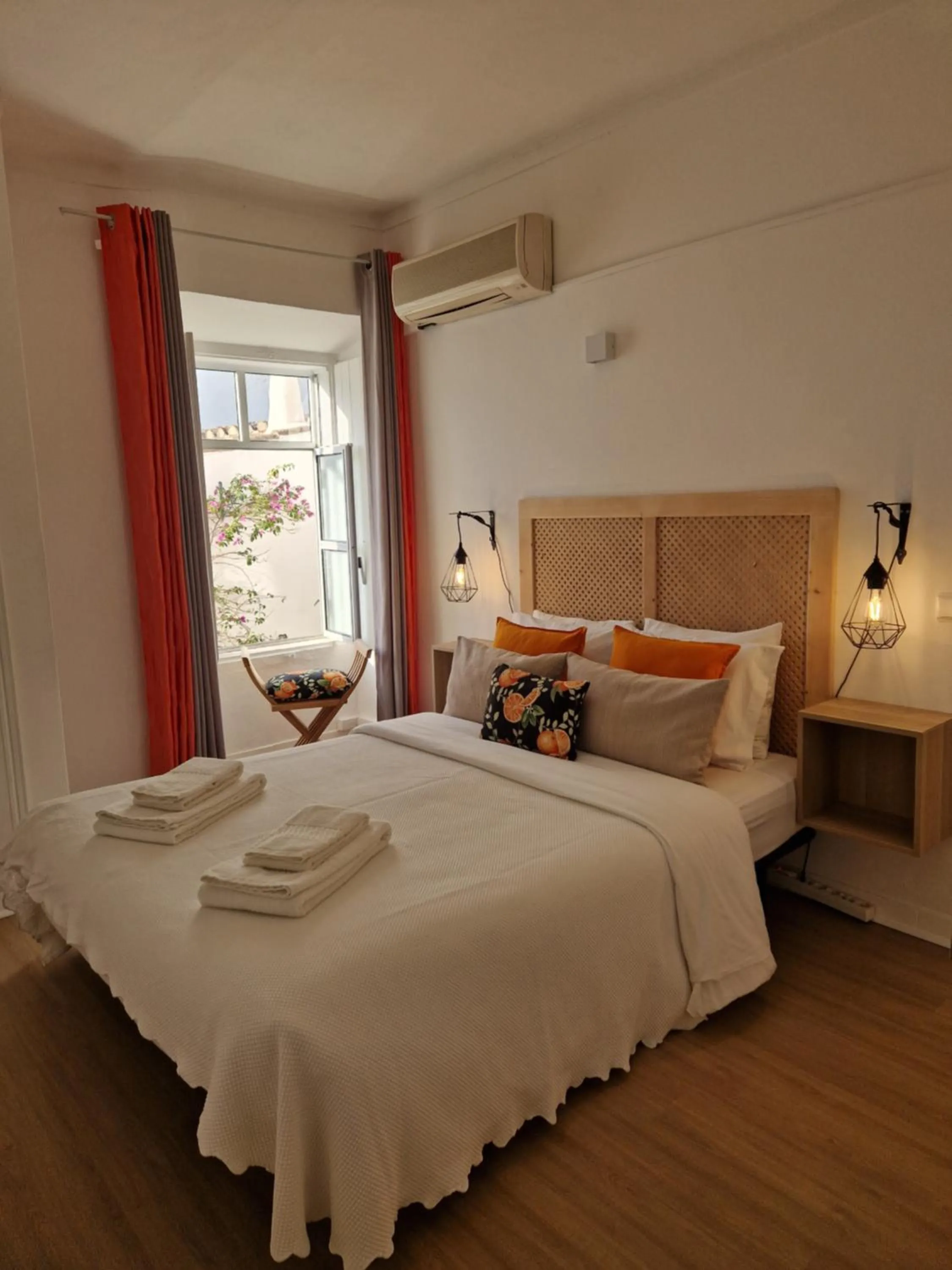 Bed in Bea's Bed & Breakfast