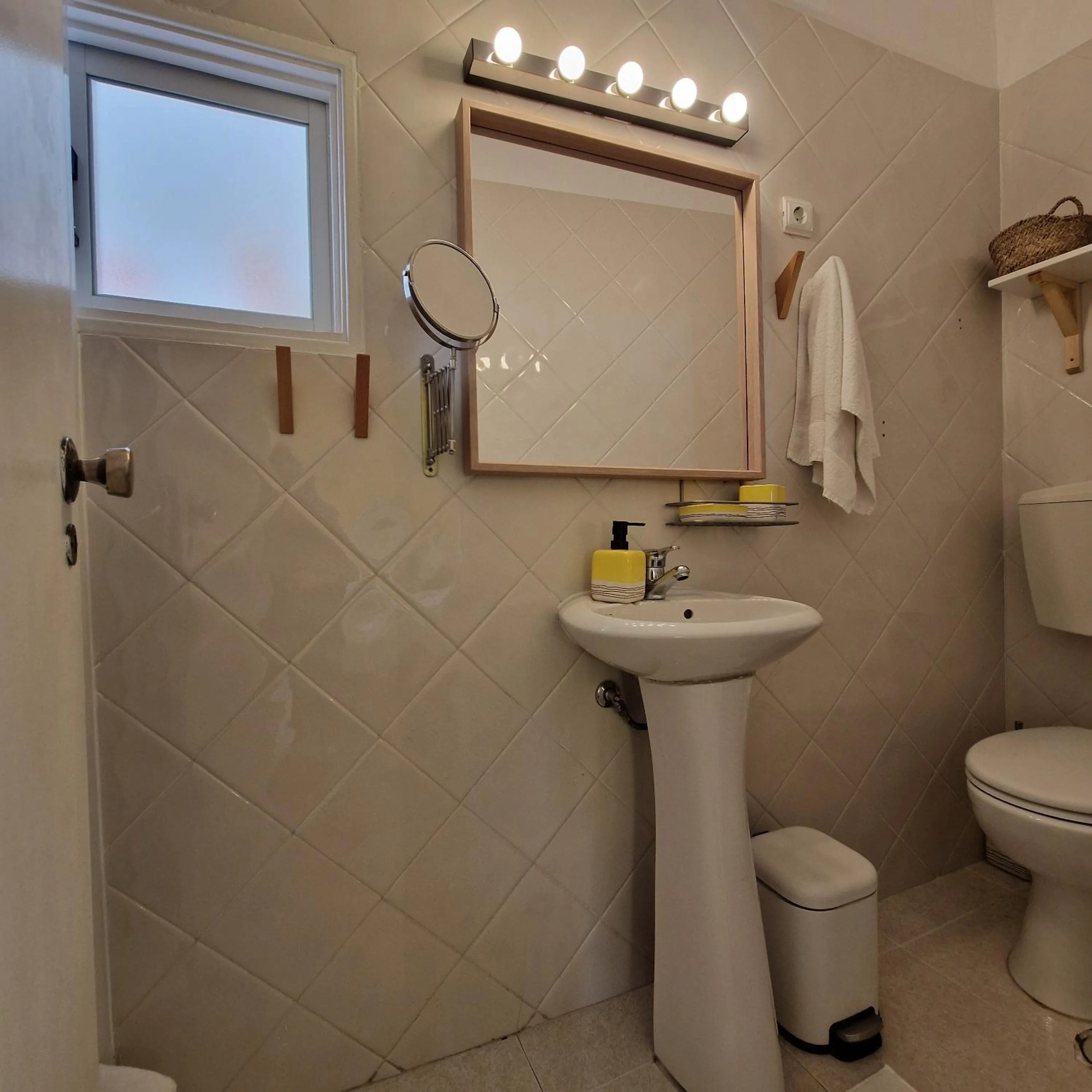 Bathroom in Bea's Bed & Breakfast