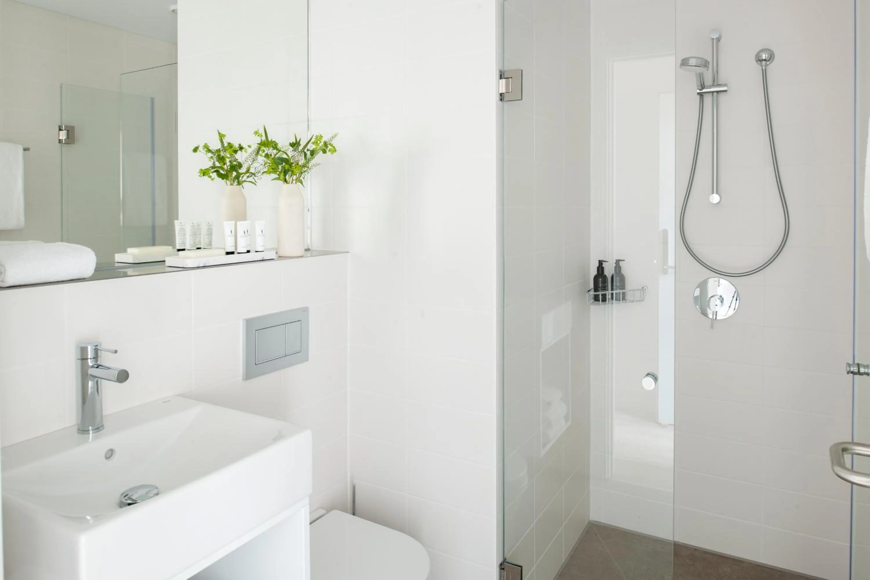 Shower in Eric Vökel Boutique Apartments - Copenhagen Suites