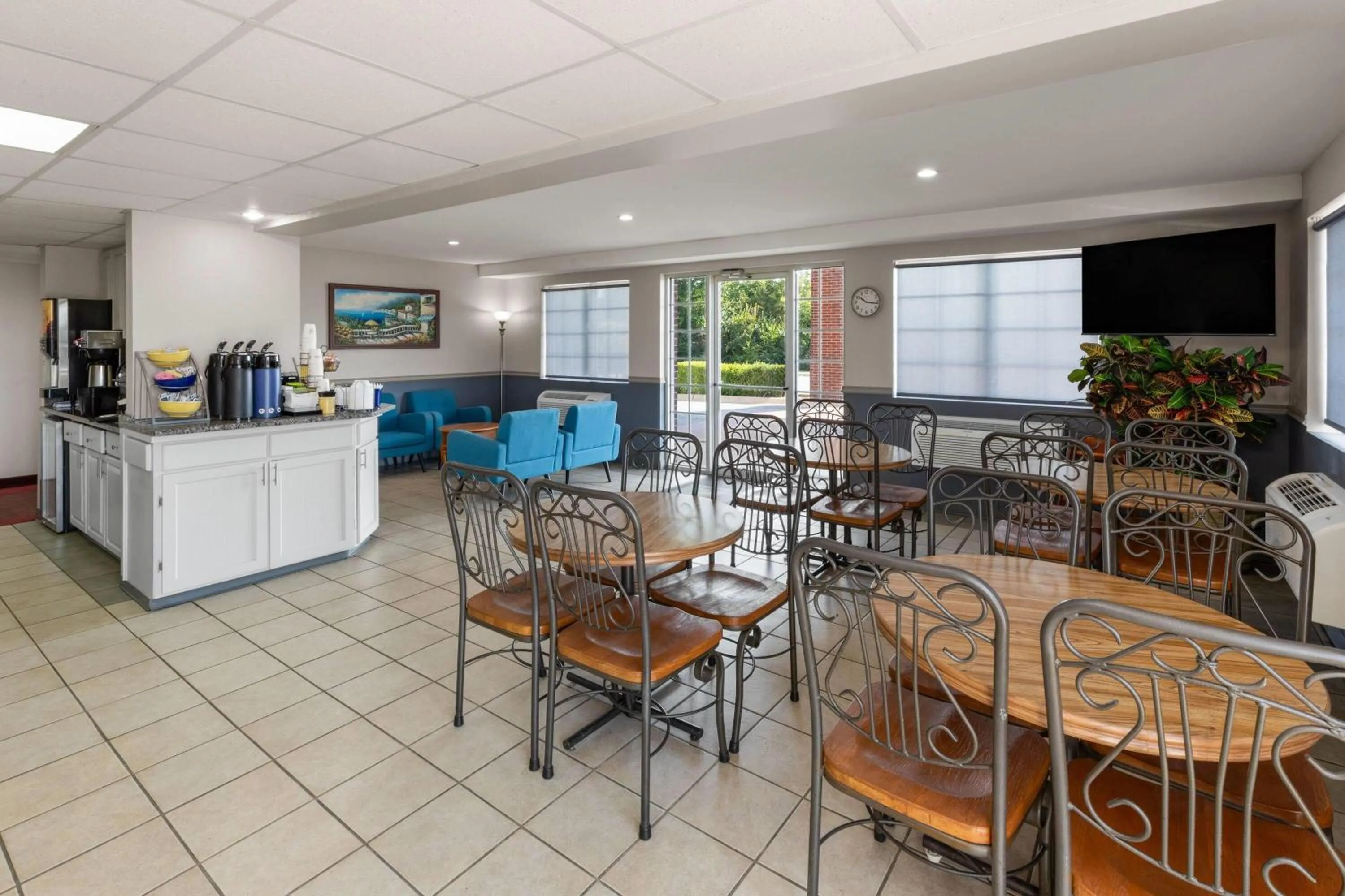 Breakfast in Days Inn by Wyndham Mountain Home