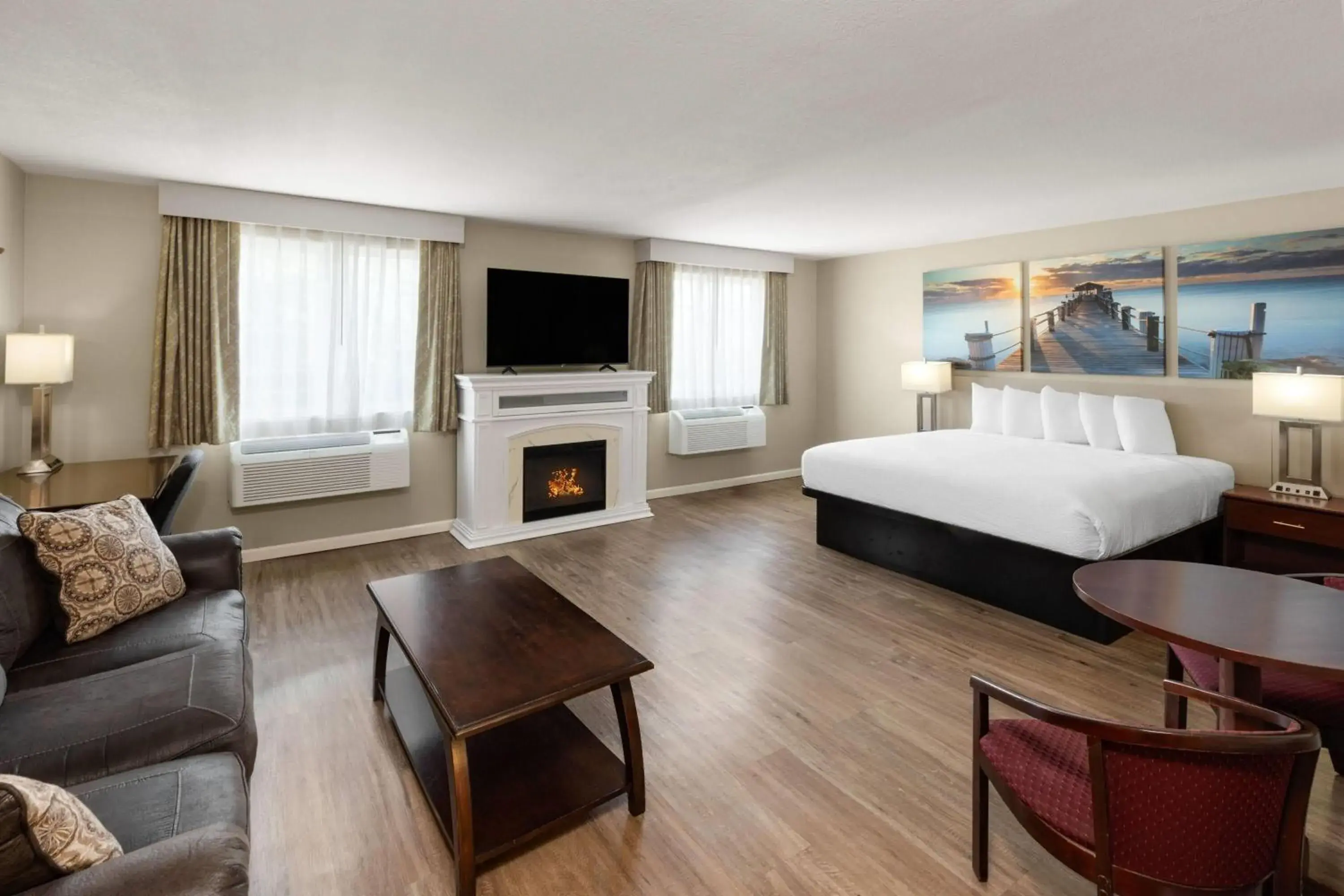 King Studio Suite - Smoking in Days Inn by Wyndham Mountain Home King Studio Suite - Smoking in Days Inn by Wyndham Mountain Home