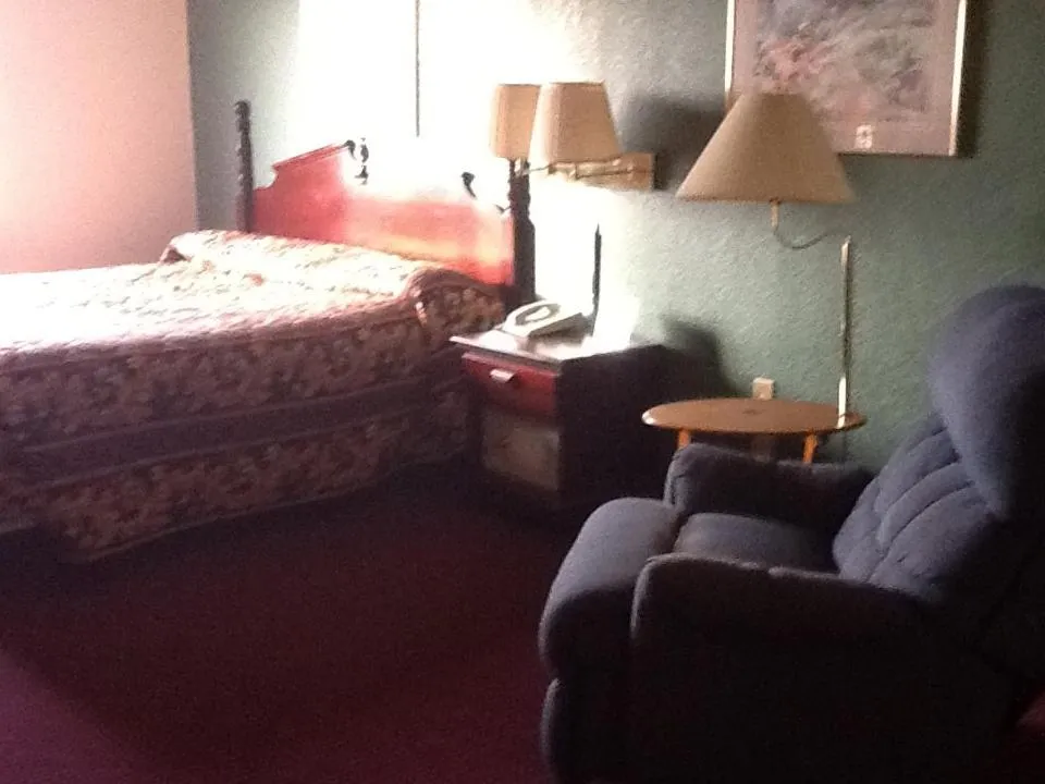 Bed in Super 8 by Wyndham Kennett