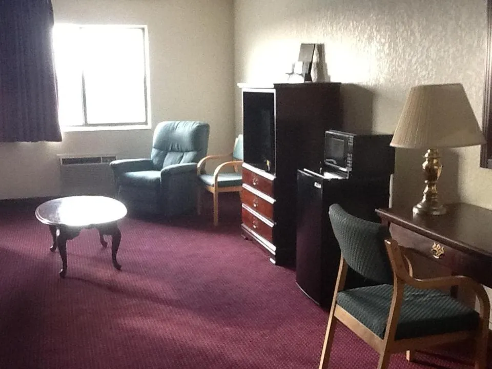 Super 8 by Wyndham Kennett