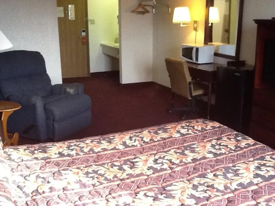 Bed in Super 8 by Wyndham Kennett