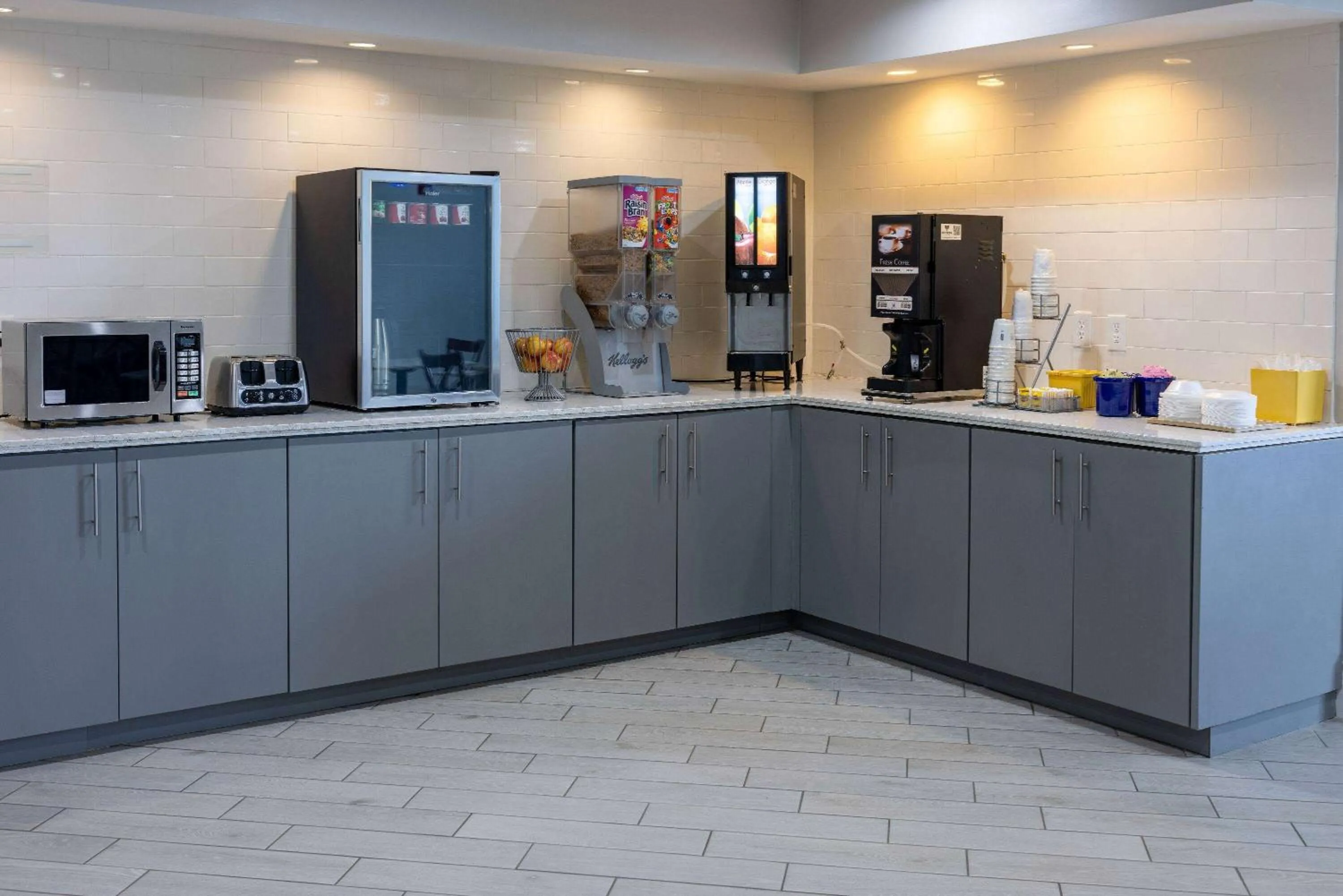 Breakfast in Days Inn by Wyndham Louisburg