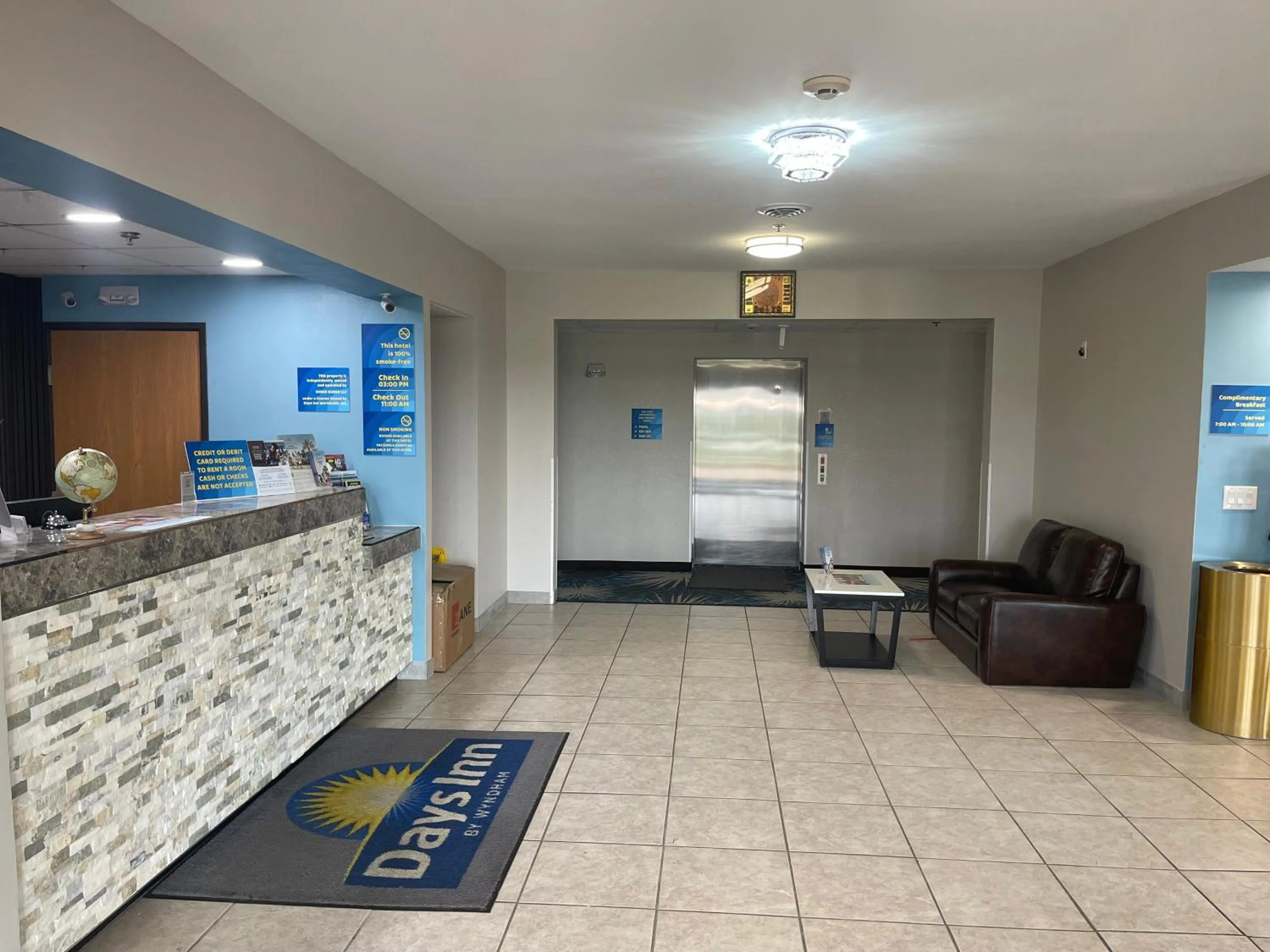 Lobby or reception in Days Inn by Wyndham Jefferson City