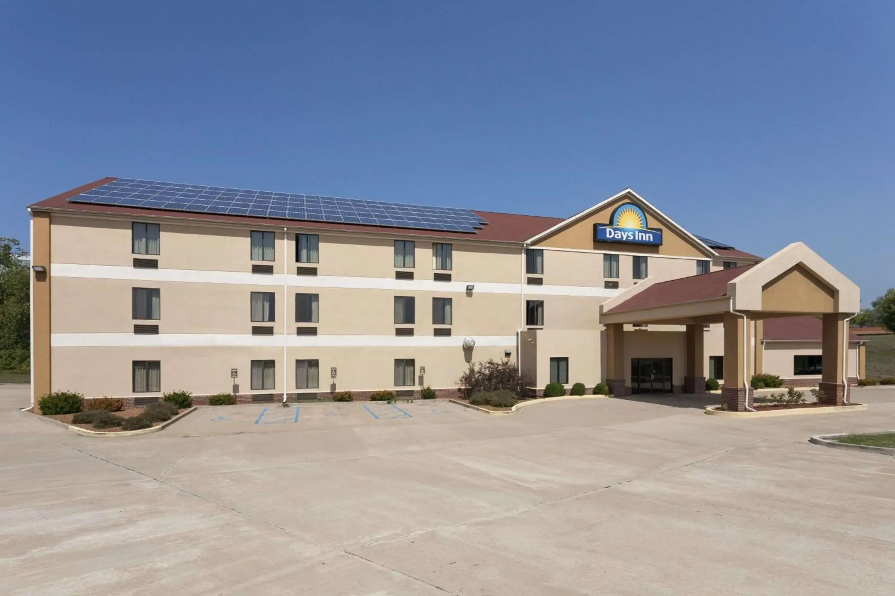 Property building in Days Inn by Wyndham Jefferson City Property building in Days Inn by Wyndham Jefferson City