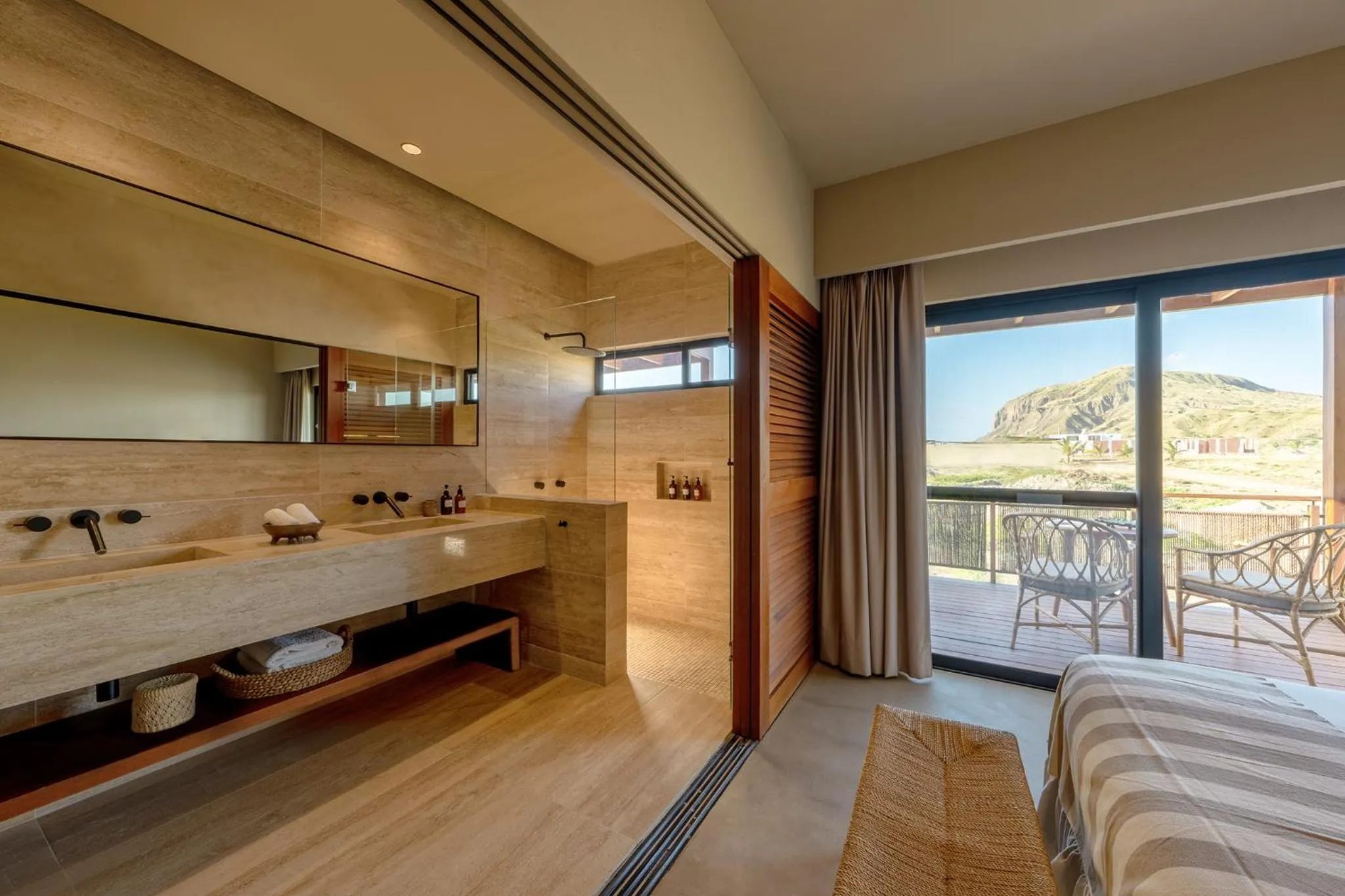Shower, Bed in Norte Suites Boutique
