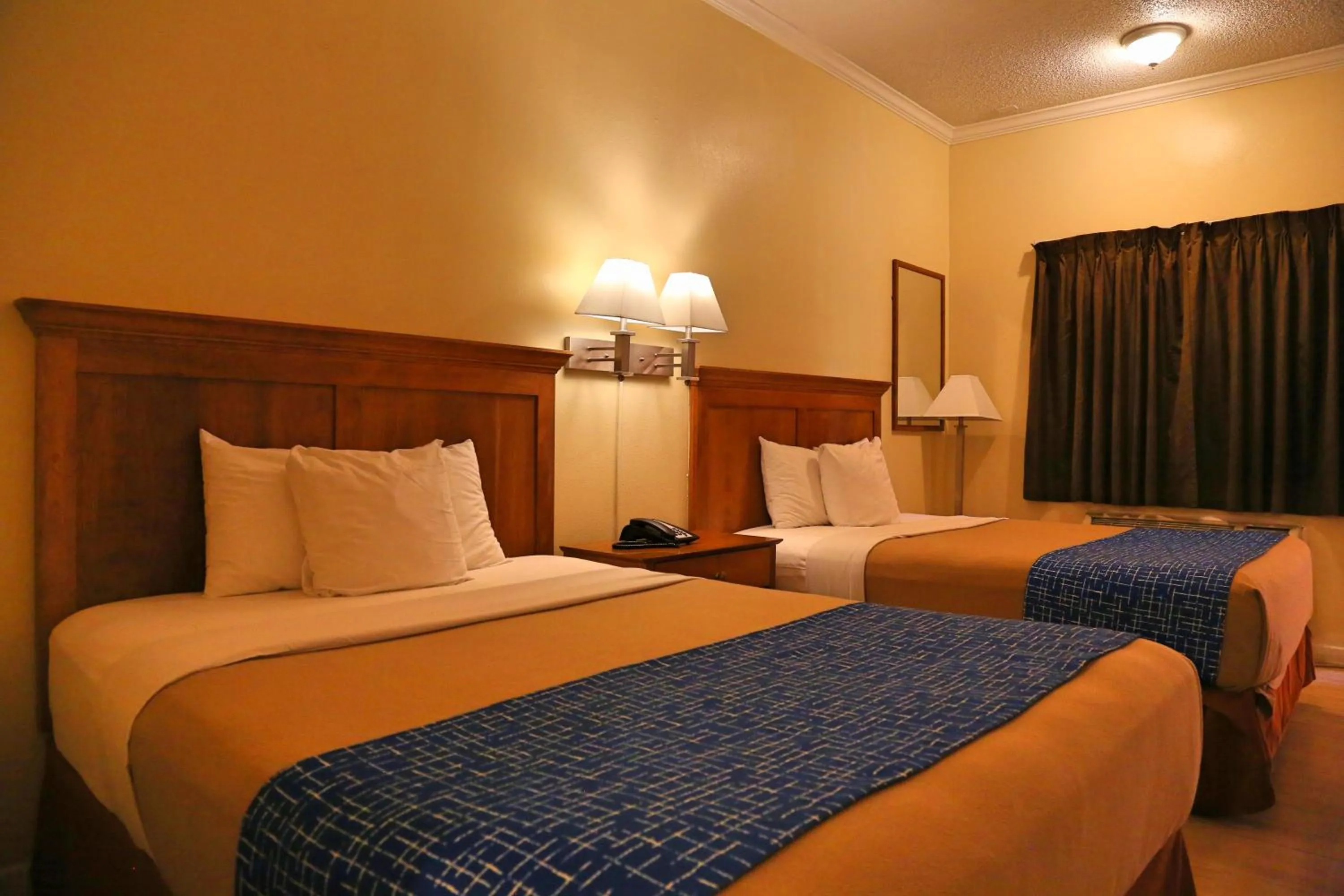 Bed in Travelodge by Wyndham Pasadena Central