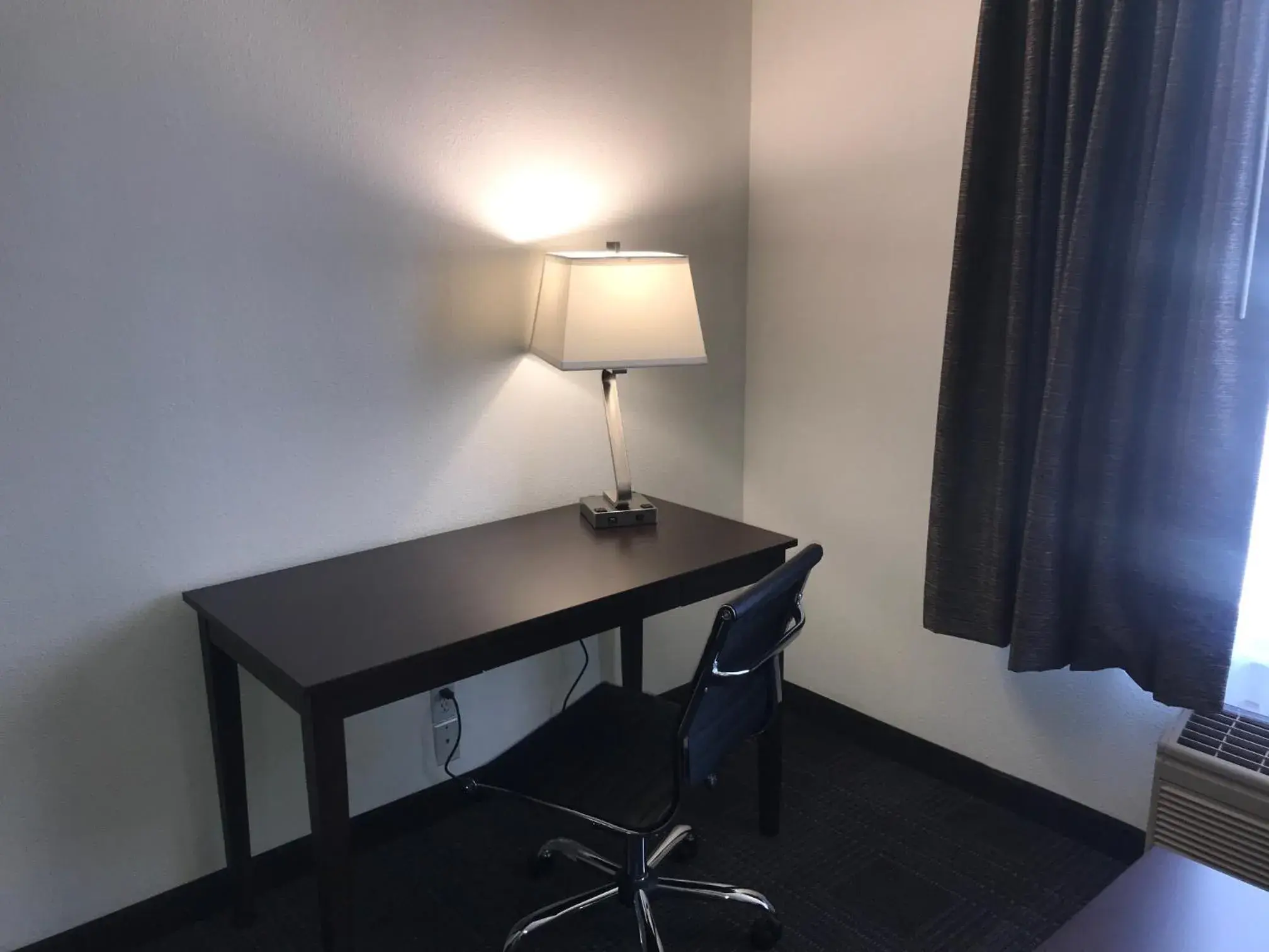 Days Inn & Suites by Wyndham Gresham Days Inn & Suites by Wyndham Gresham