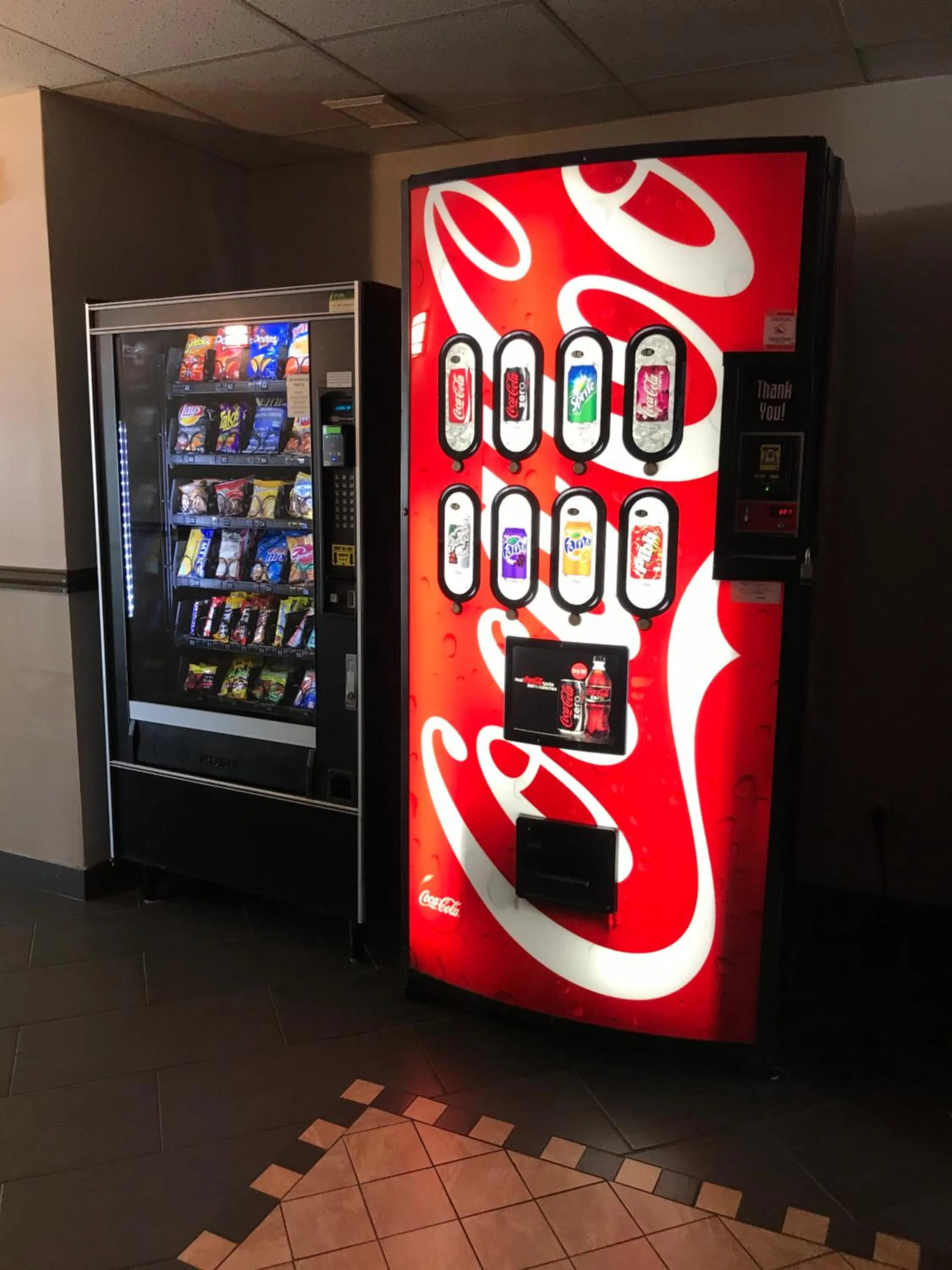 Drinks in Days Inn & Suites by Wyndham Gresham