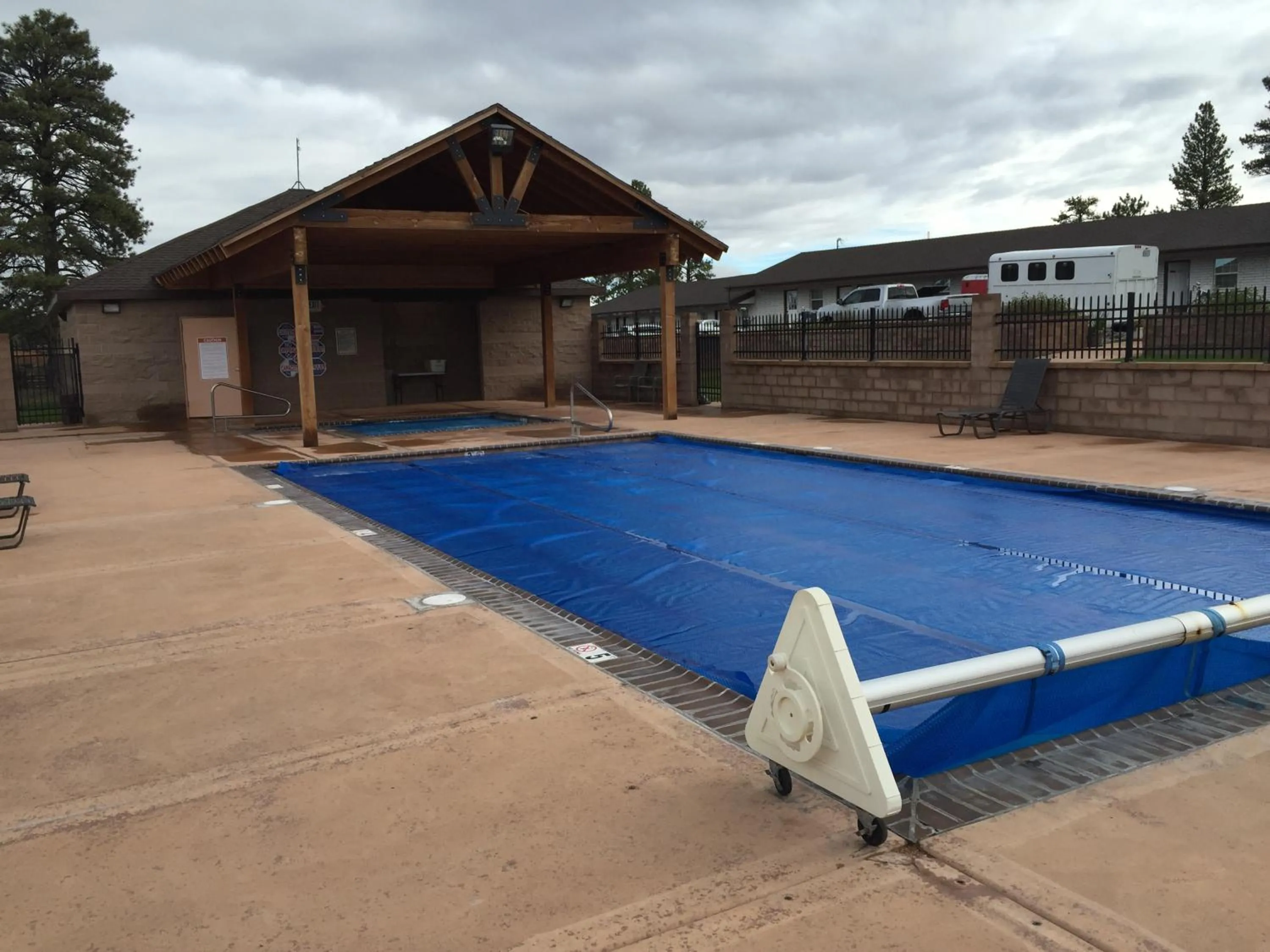 Swimming pool in Bryce Canyon Pines Lodge