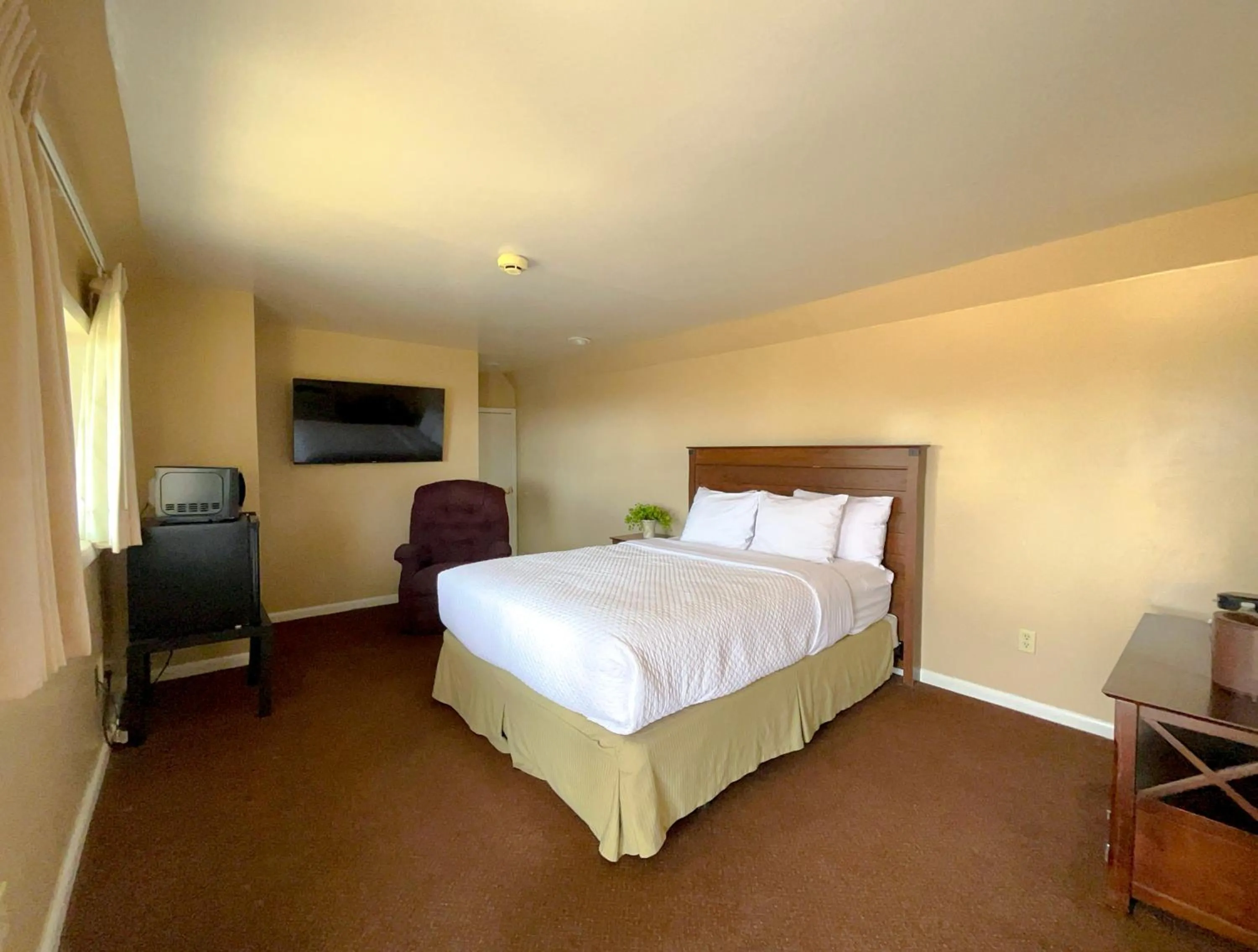 Bedroom, Bed in Bryce Canyon Pines Lodge