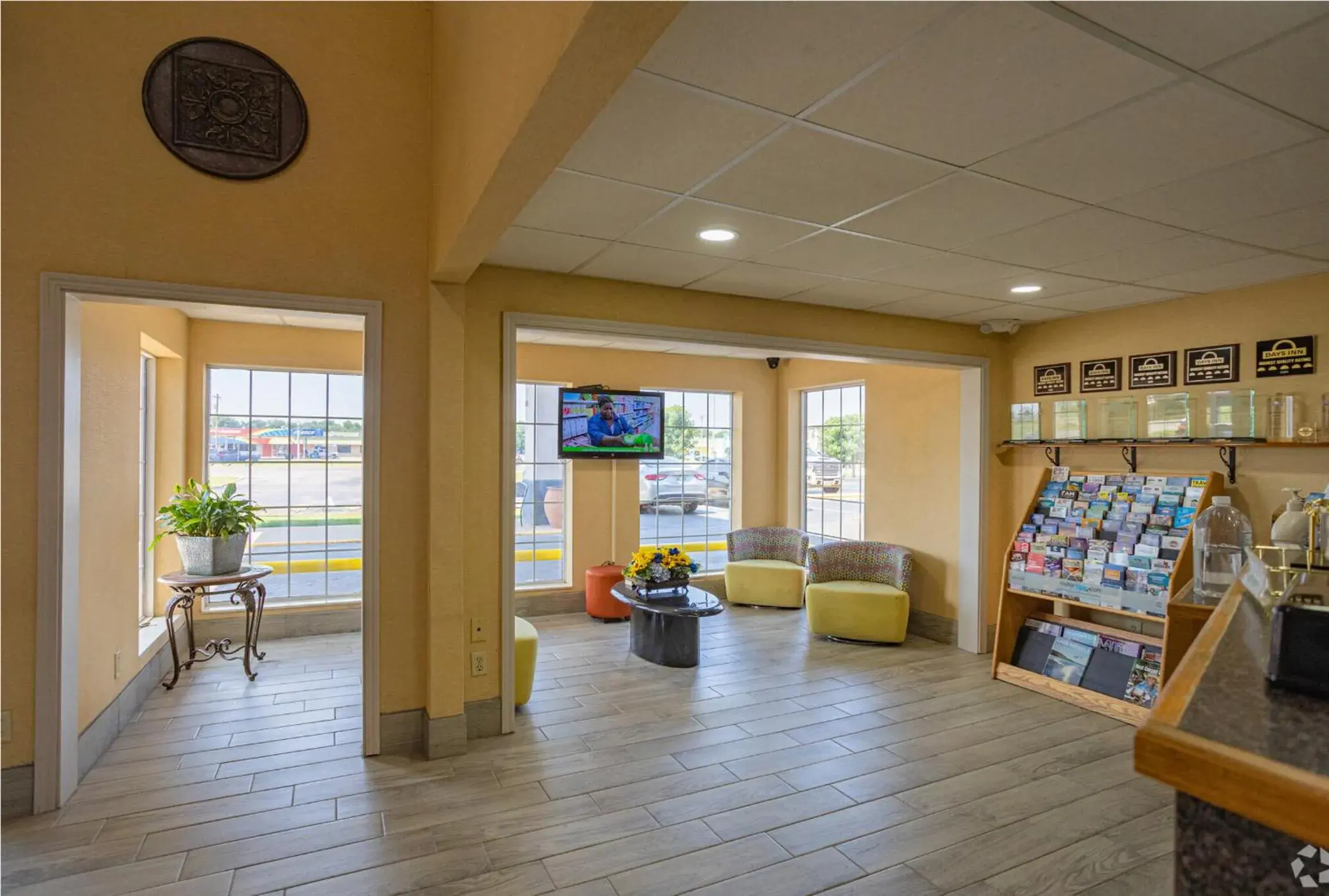 Lobby or reception in Days Inn by Wyndham Pauls Valley Lobby or reception in Days Inn by Wyndham Pauls Valley