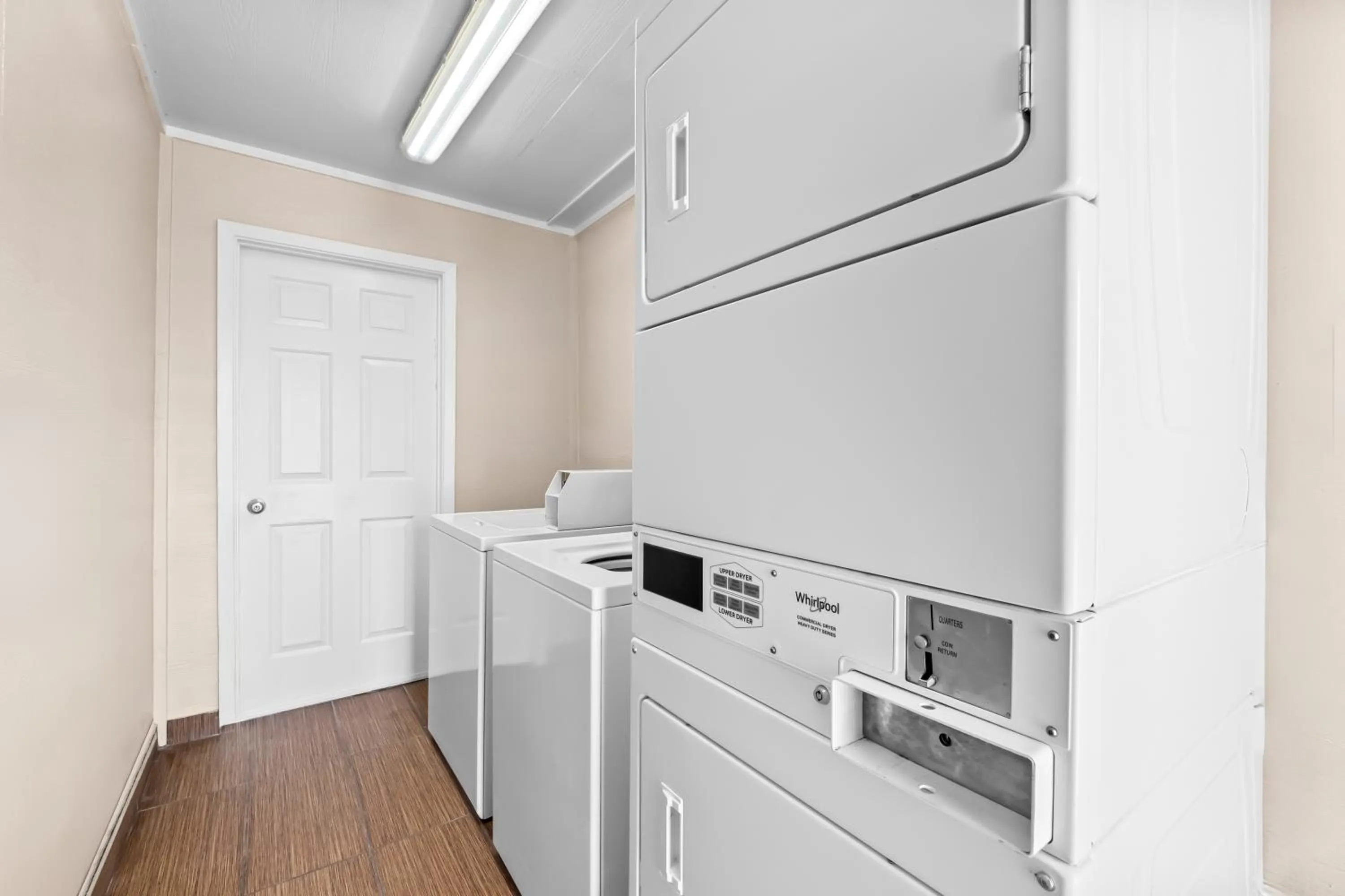 laundry in Quality Inn & Suites Port Lavaca near Lighthouse Beach