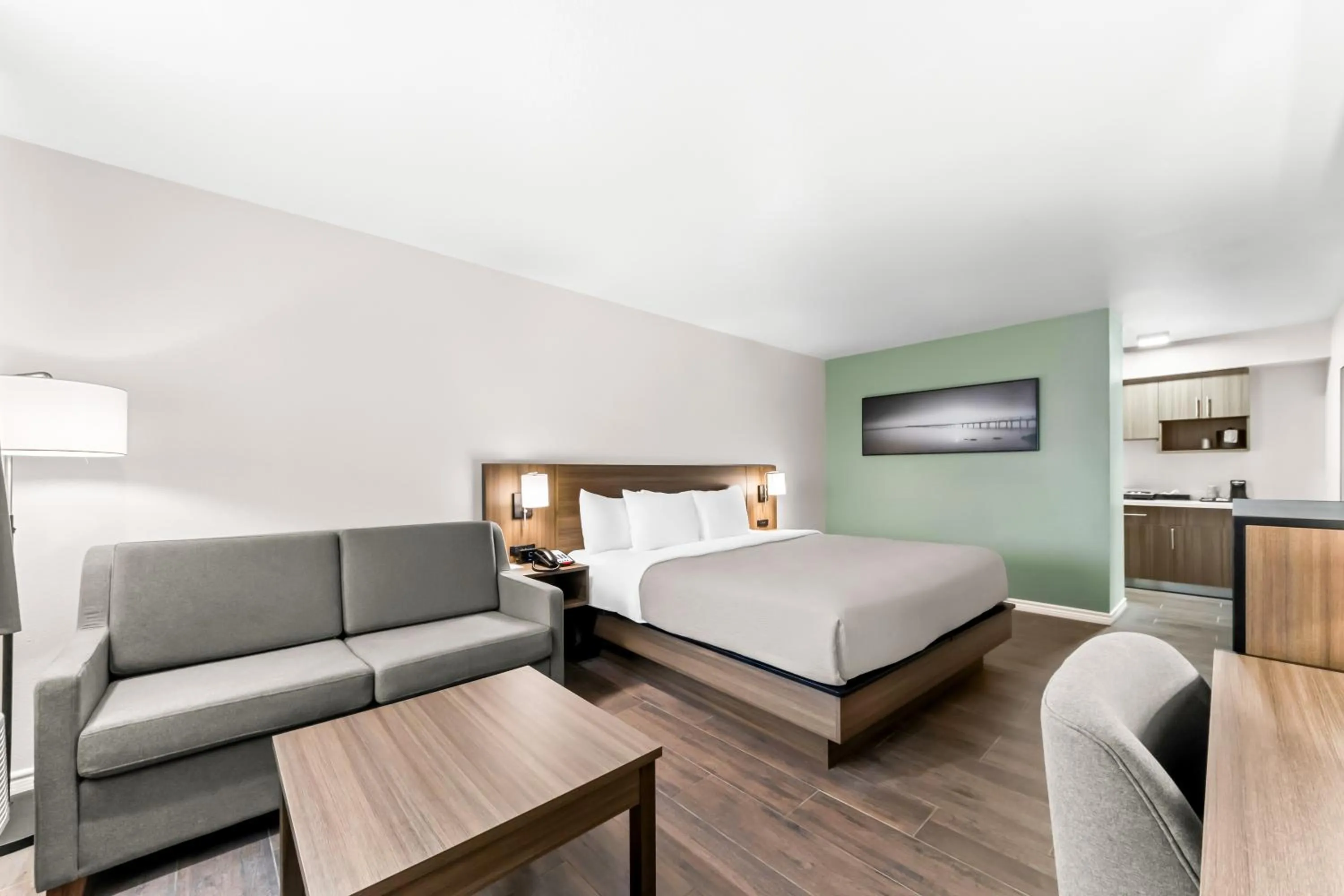 Bed in Quality Inn & Suites Port Lavaca near Lighthouse Beach