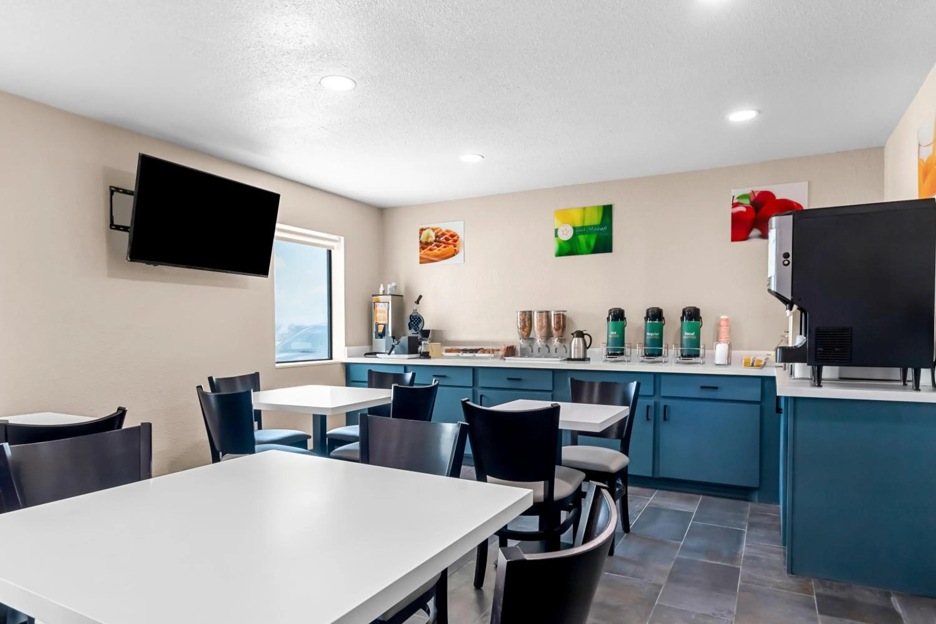 Quality Inn & Suites Port Lavaca near Lighthouse Beach