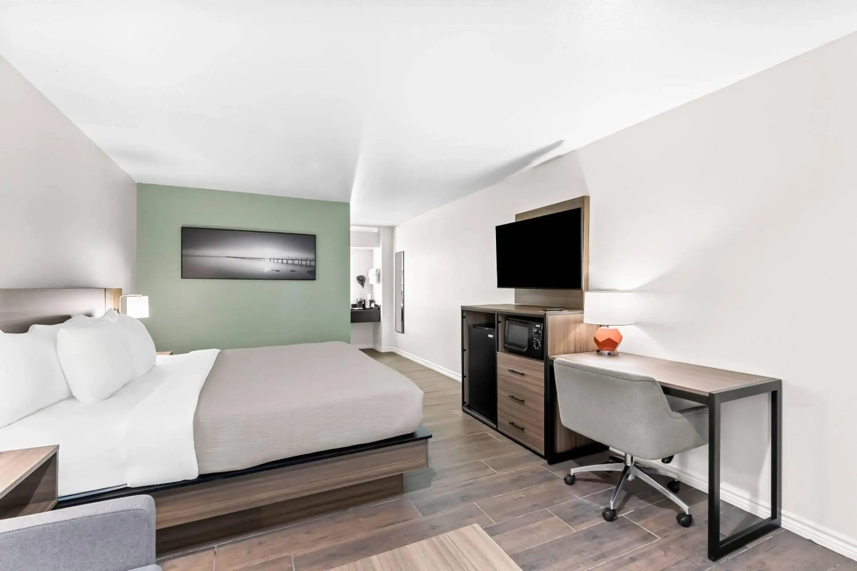 Bedroom, Bed in Quality Inn & Suites Port Lavaca near Lighthouse Beach Bedroom, Bed in Quality Inn & Suites Port Lavaca near Lighthouse Beach