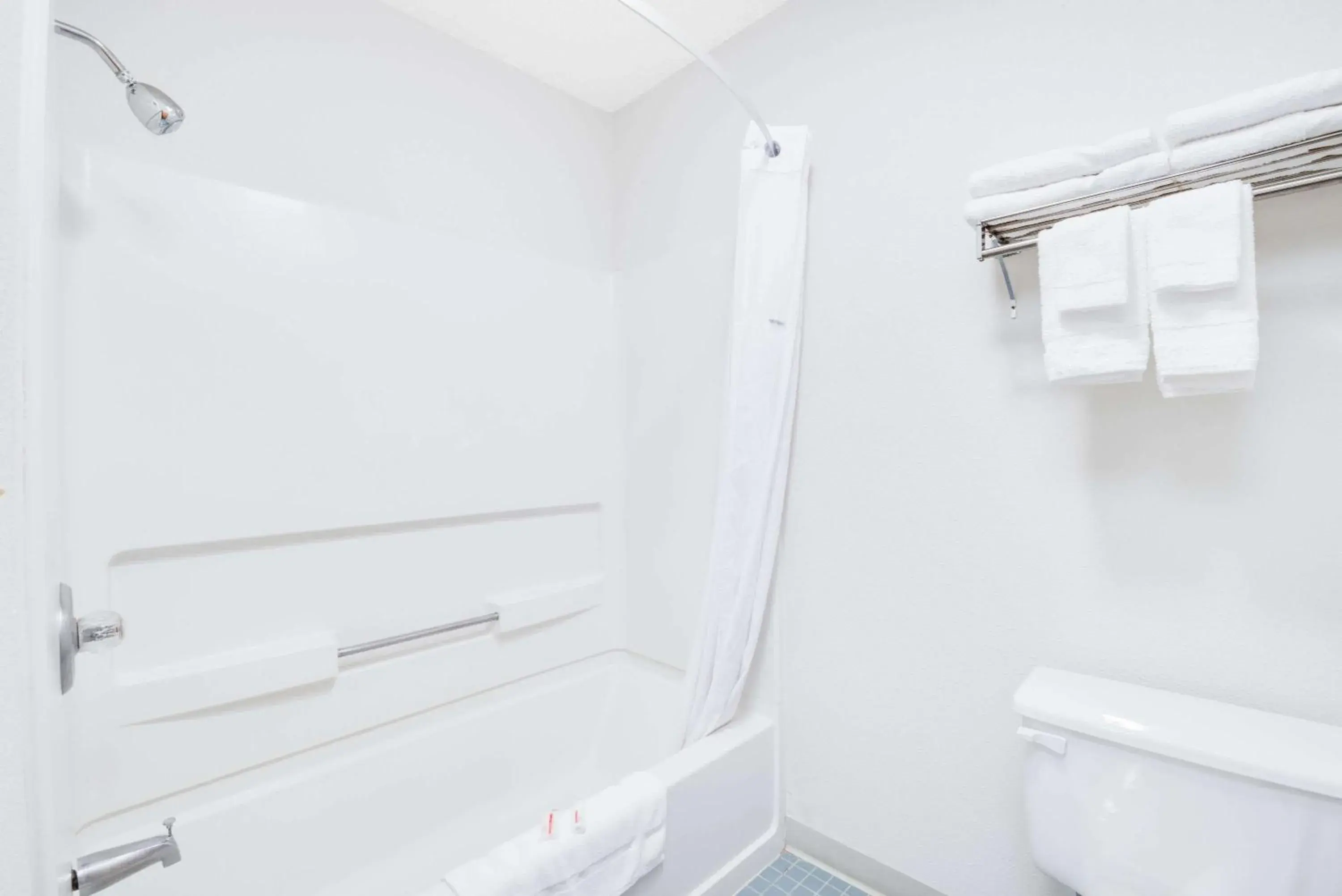 King Studio Suite - Non-Smoking in Days Inn by Wyndham Sturgis King Studio Suite - Non-Smoking in Days Inn by Wyndham Sturgis