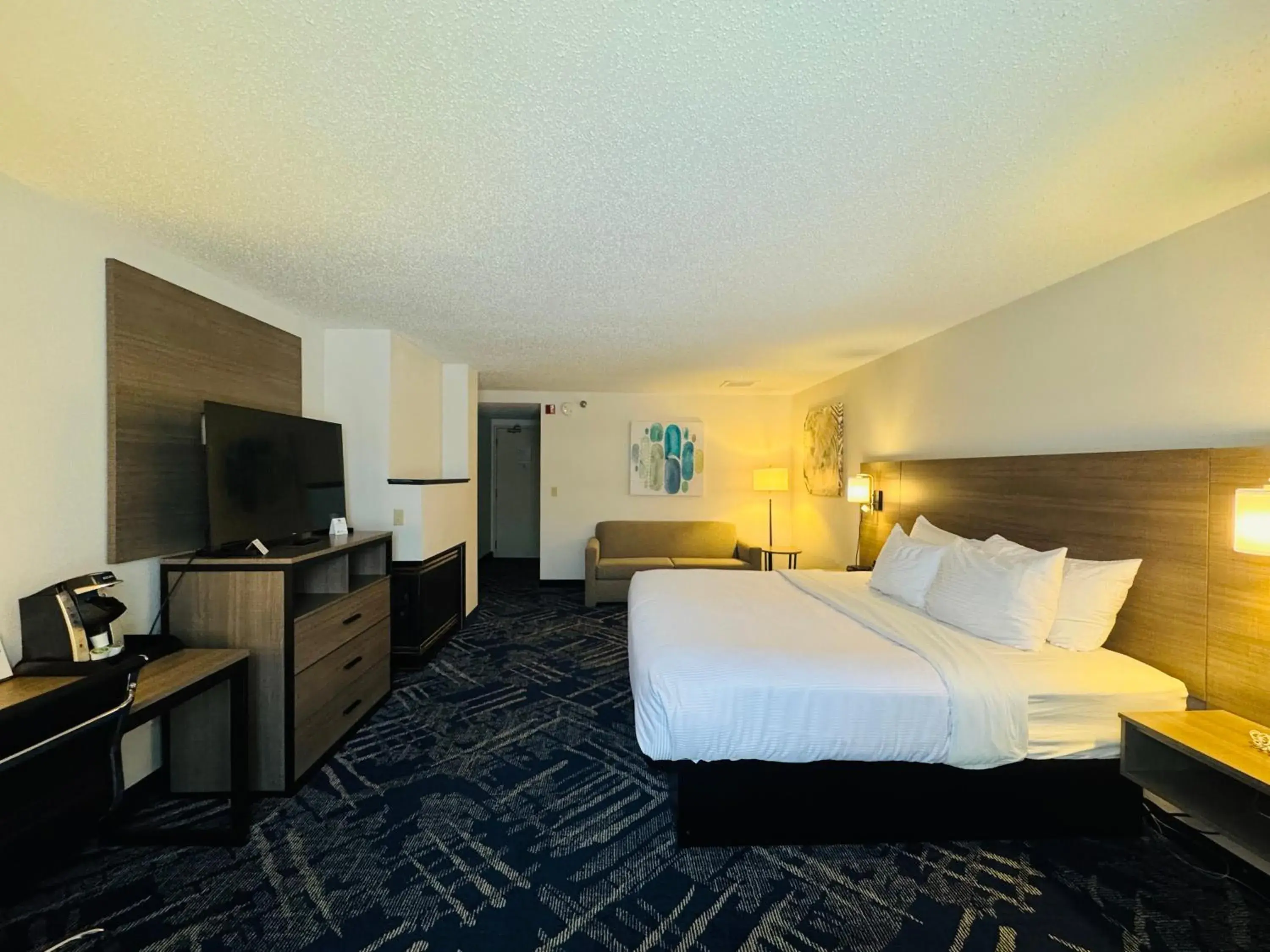 Bed in Best Western Sault Ste. Marie Bed in Best Western Sault Ste. Marie