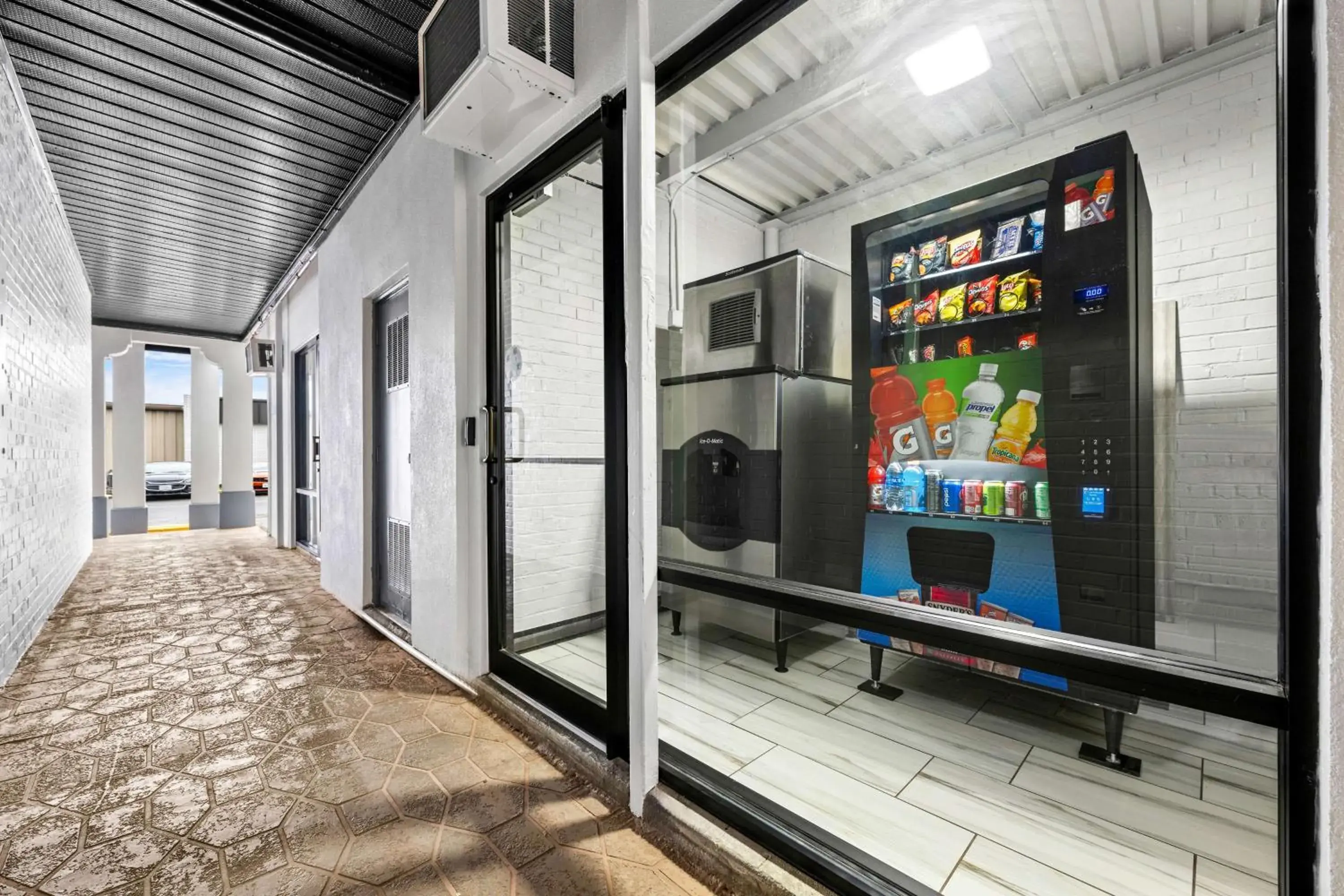 Property building in SureStay by Best Western Huntsville University Area Property building in SureStay by Best Western Huntsville University Area