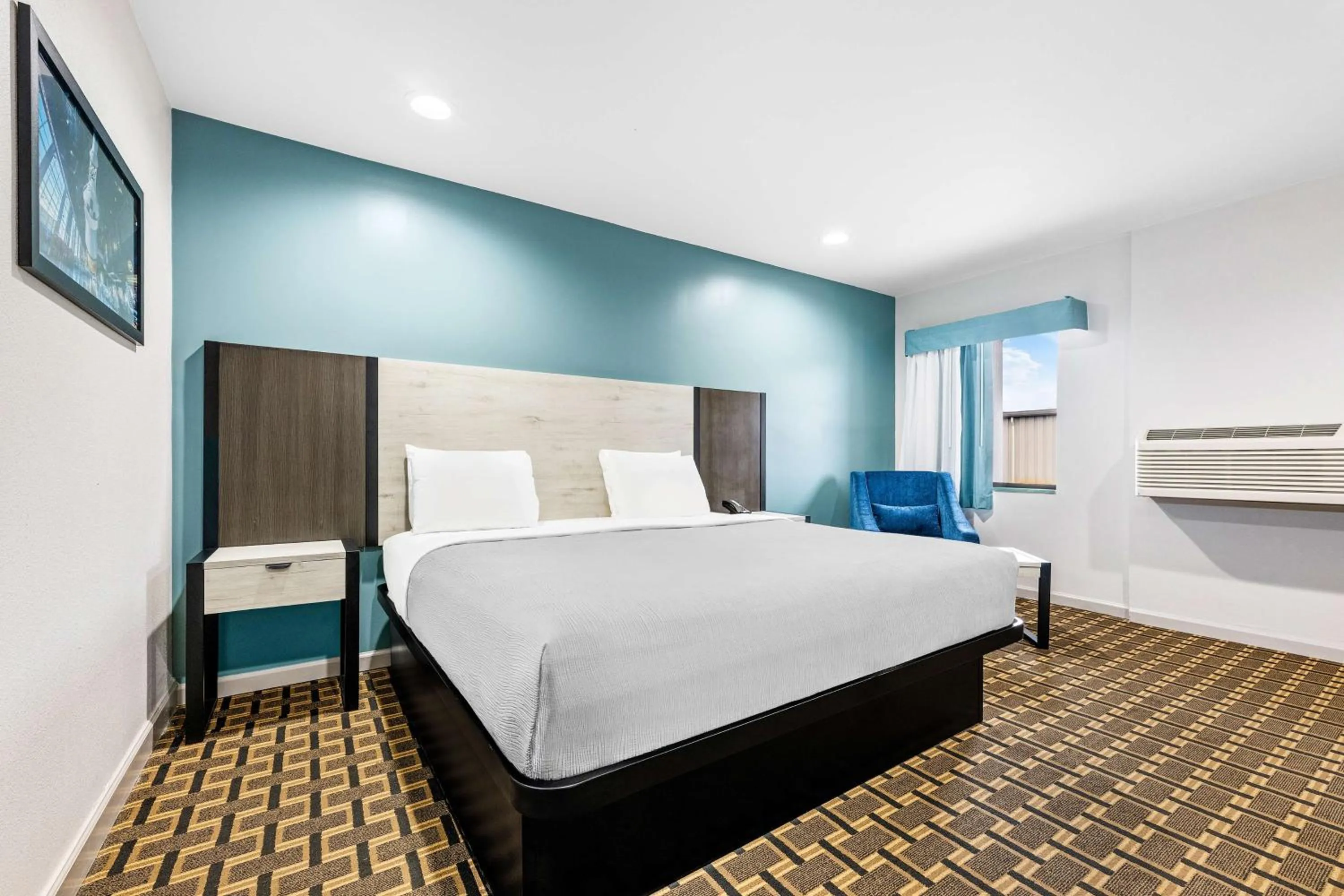 Bedroom, Bed in SureStay by Best Western Huntsville University Area