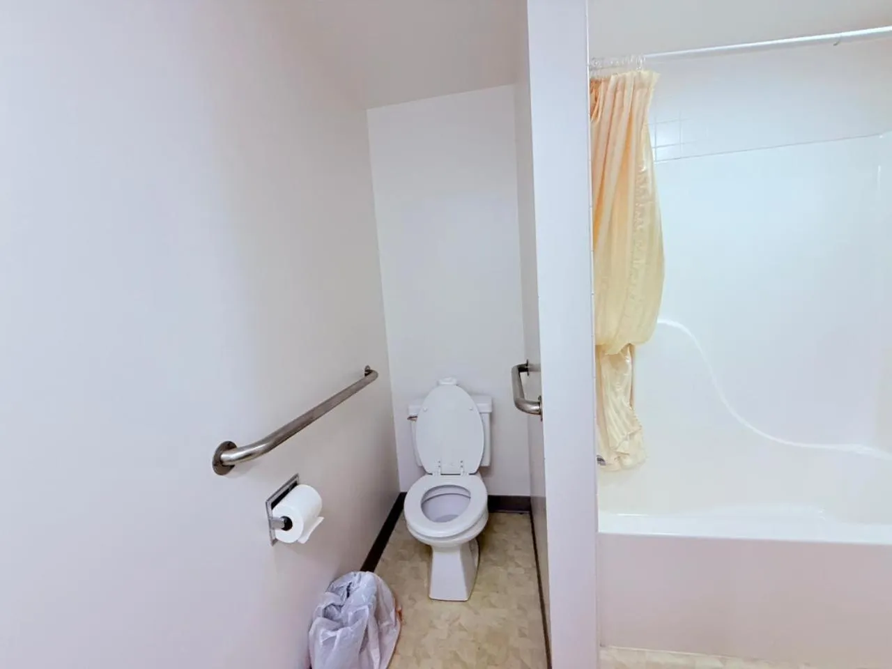 Bathroom in Hotel O Castle Town Ida Grove Hwy 175