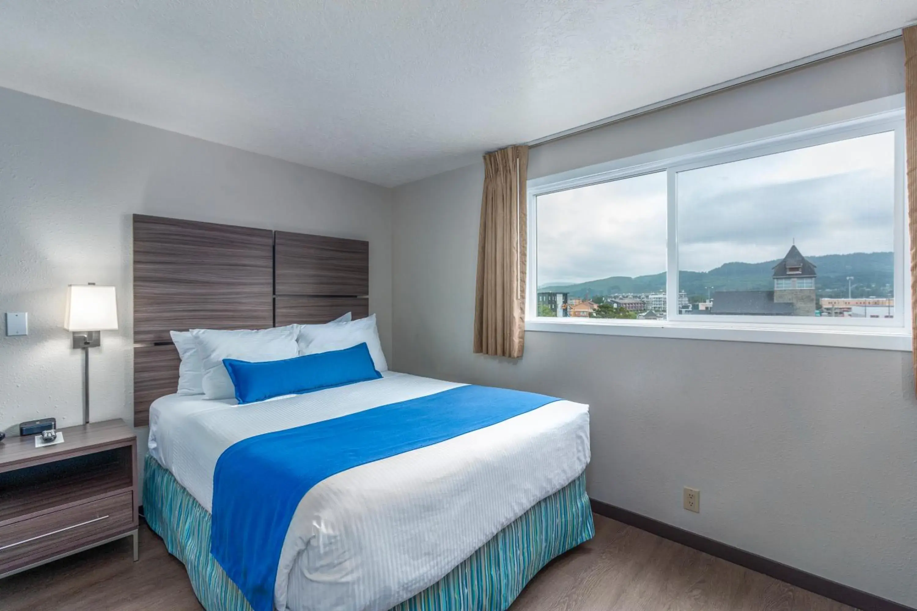 Queen Value Room - Non View in Seashore Inn on the Beach Seaside Queen Value Room - Non View in Seashore Inn on the Beach Seaside