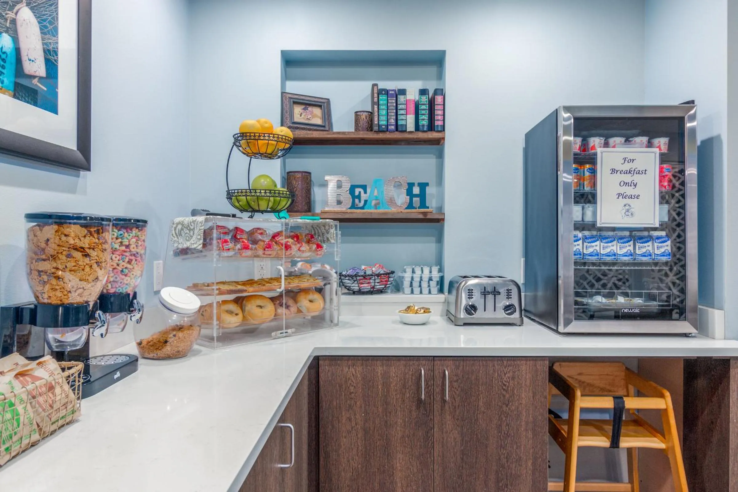 Food in Seashore Inn on the Beach Seaside