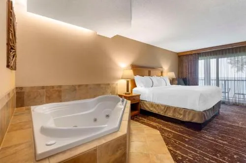 Best Western Premier The Lodge on Lake Detroit