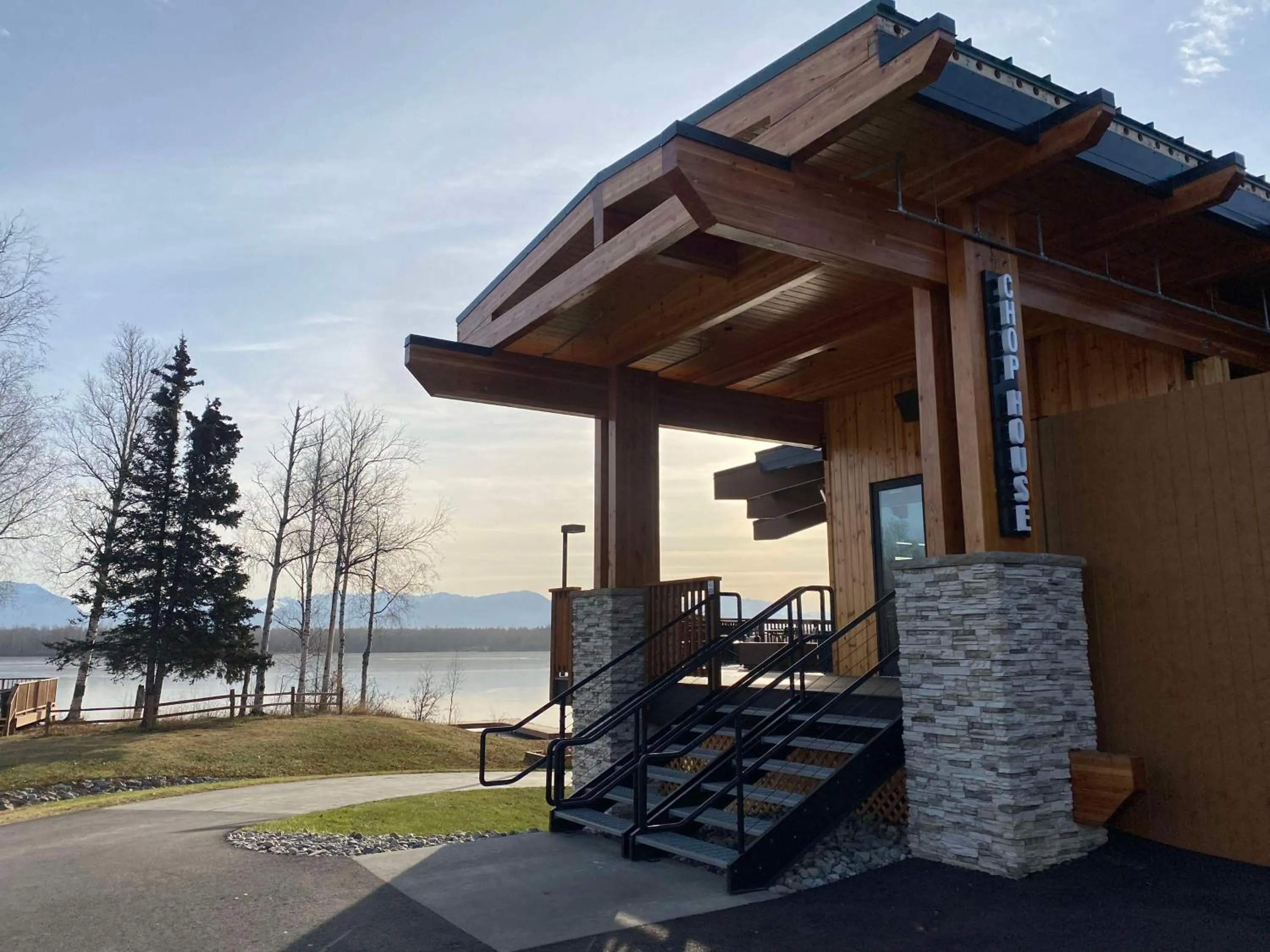 Restaurant/places to eat in Best Western Lake Lucille Inn